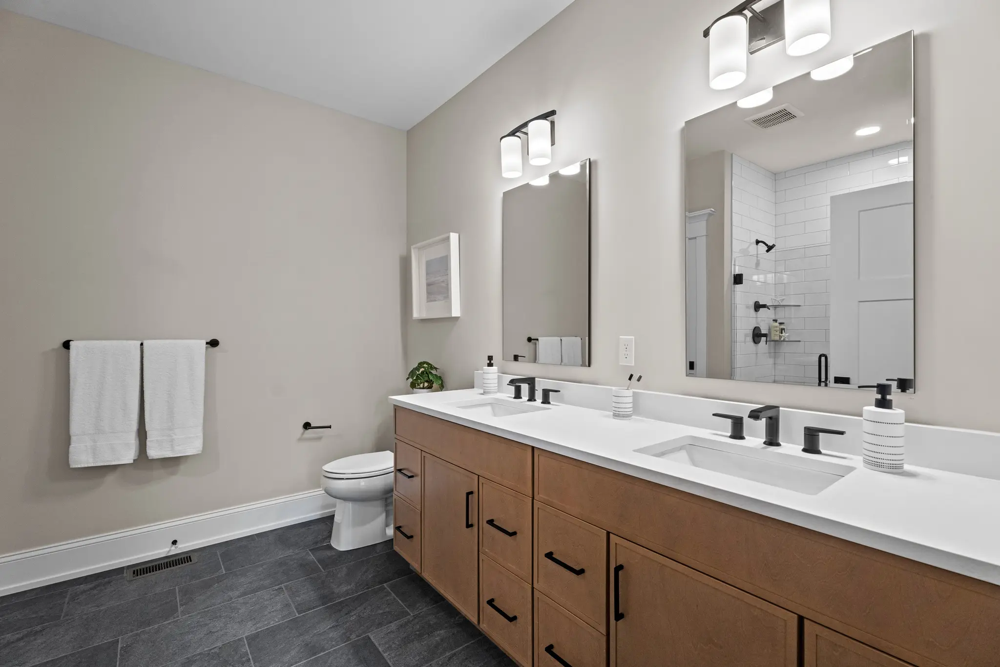 Carriage Home - Interior Photo 25