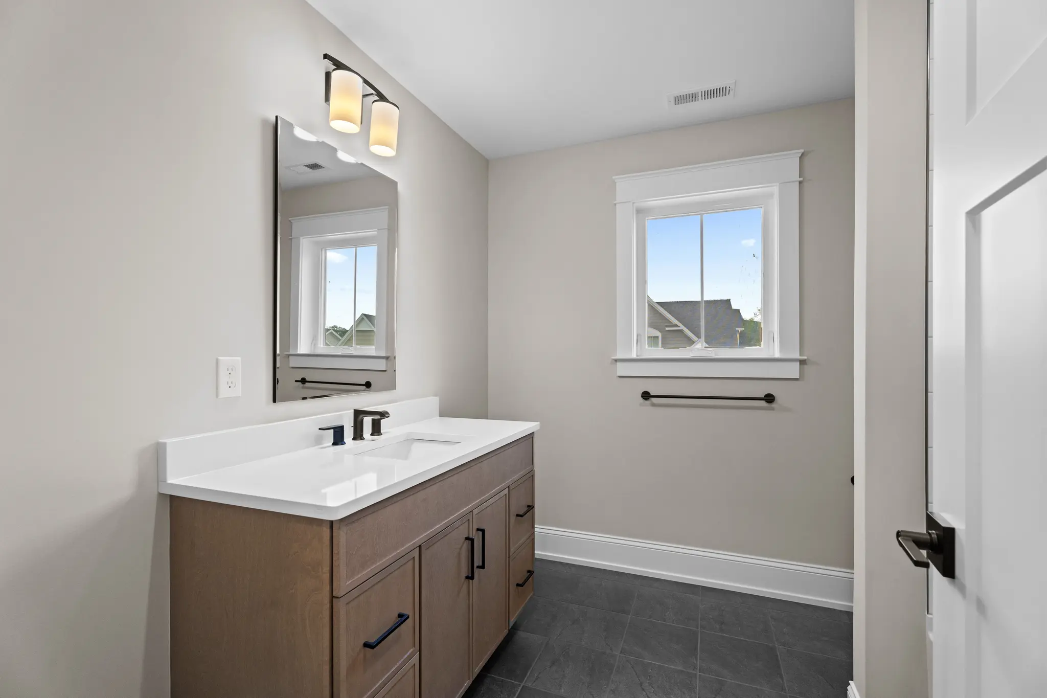 Carriage Home - Interior Photo 32