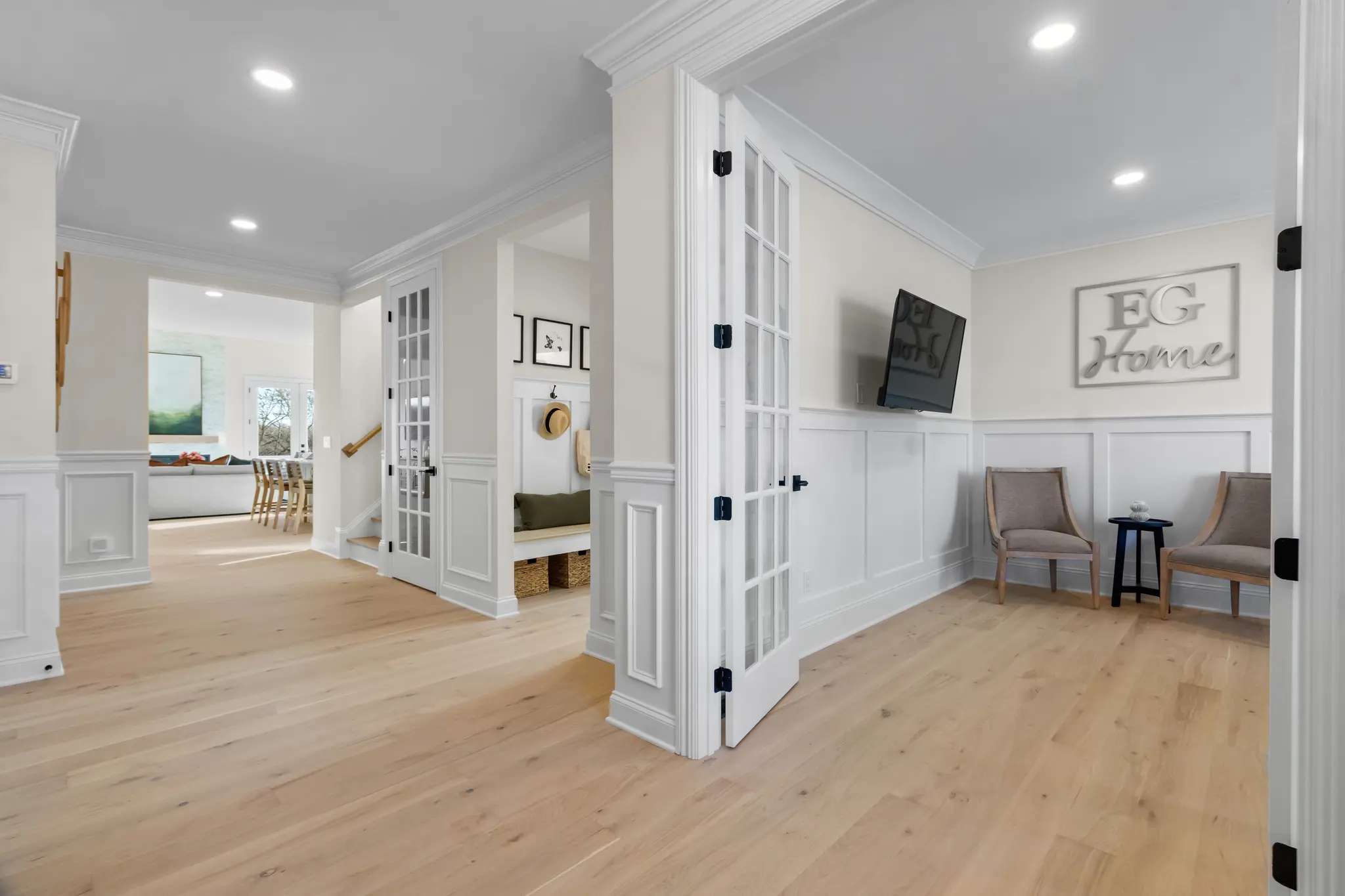 Monroe - Interior Photo 4