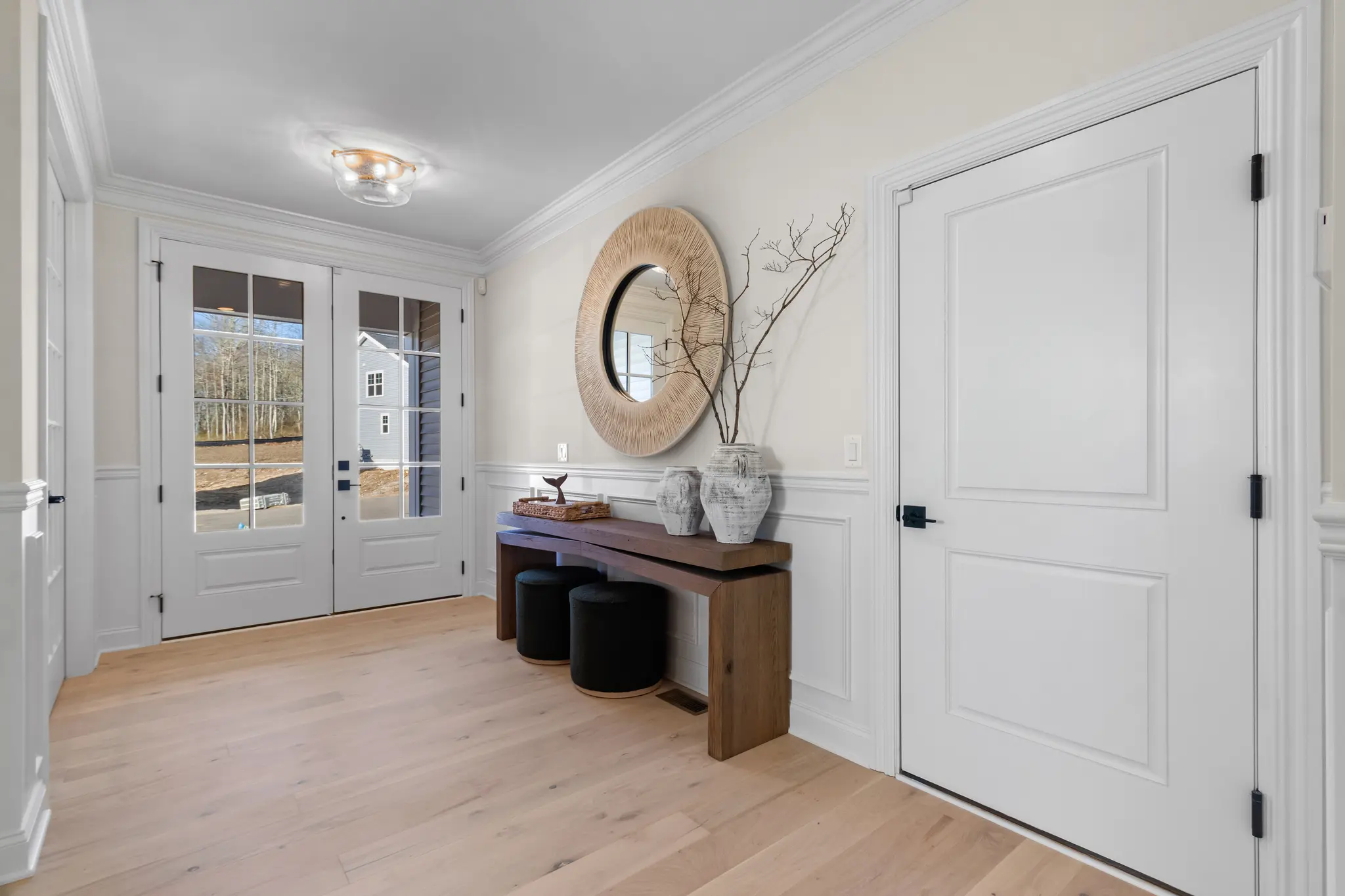 Monroe - Interior Photo 3