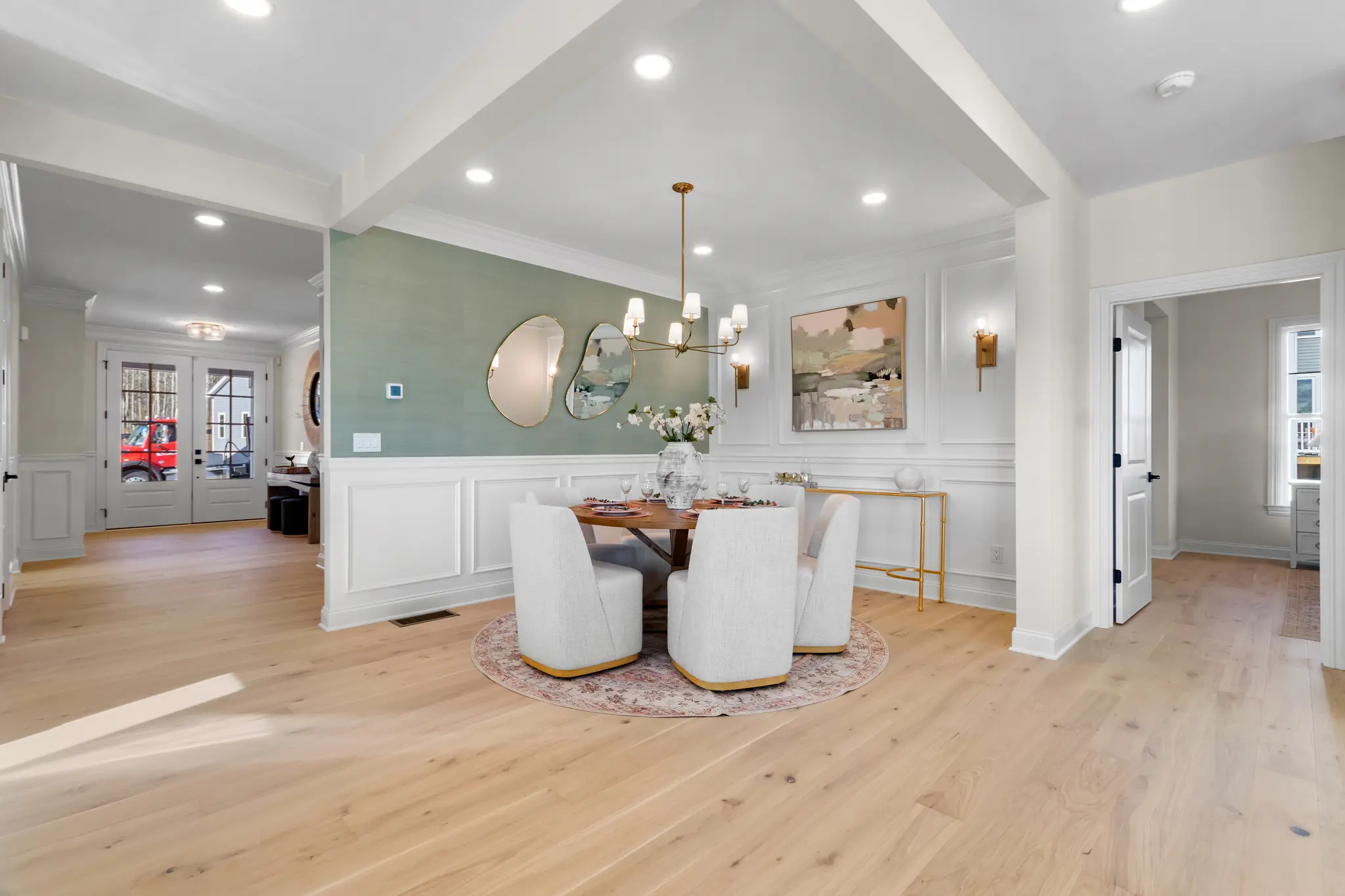 Monroe - Interior Photo 6