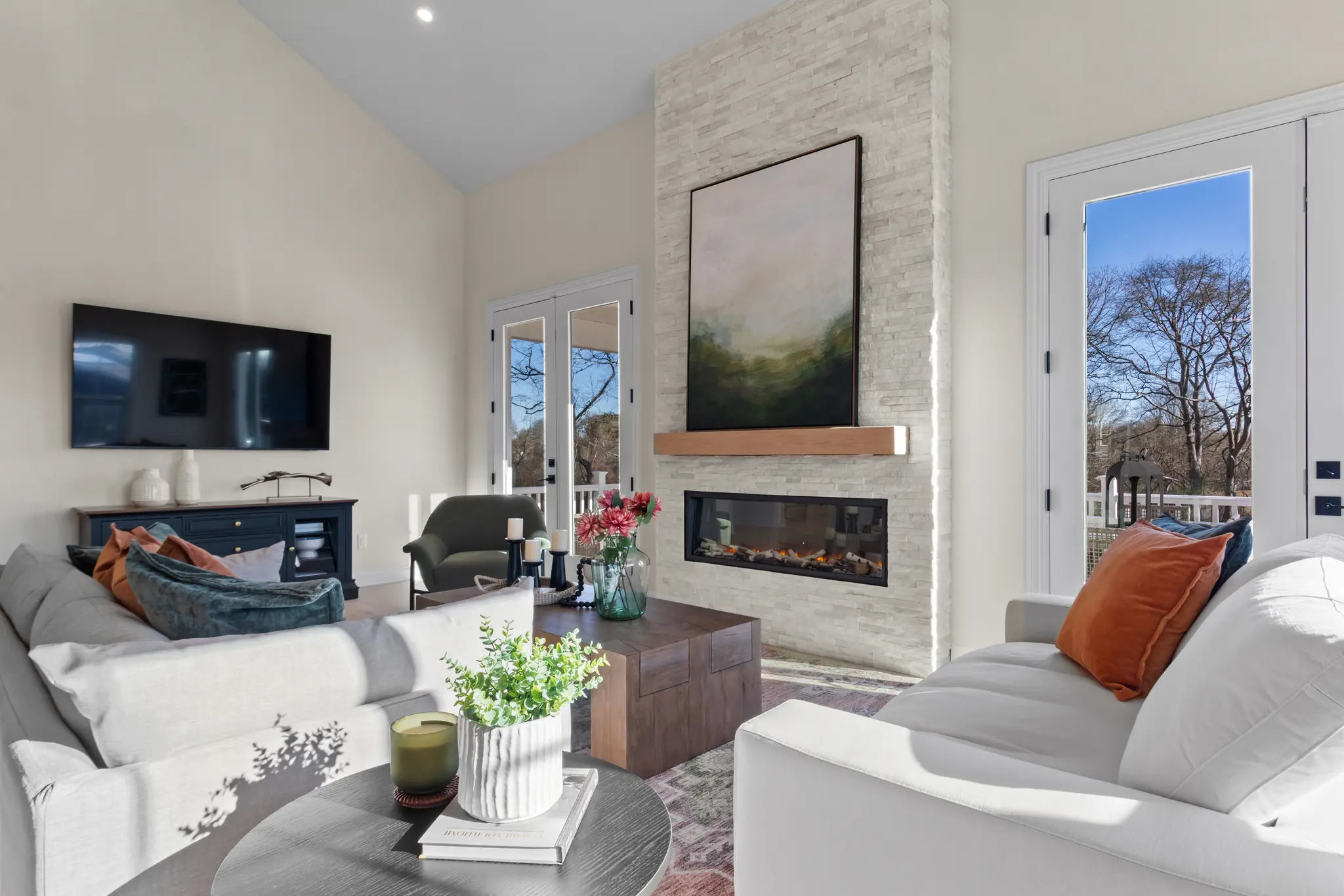 Monroe - Interior Photo 14