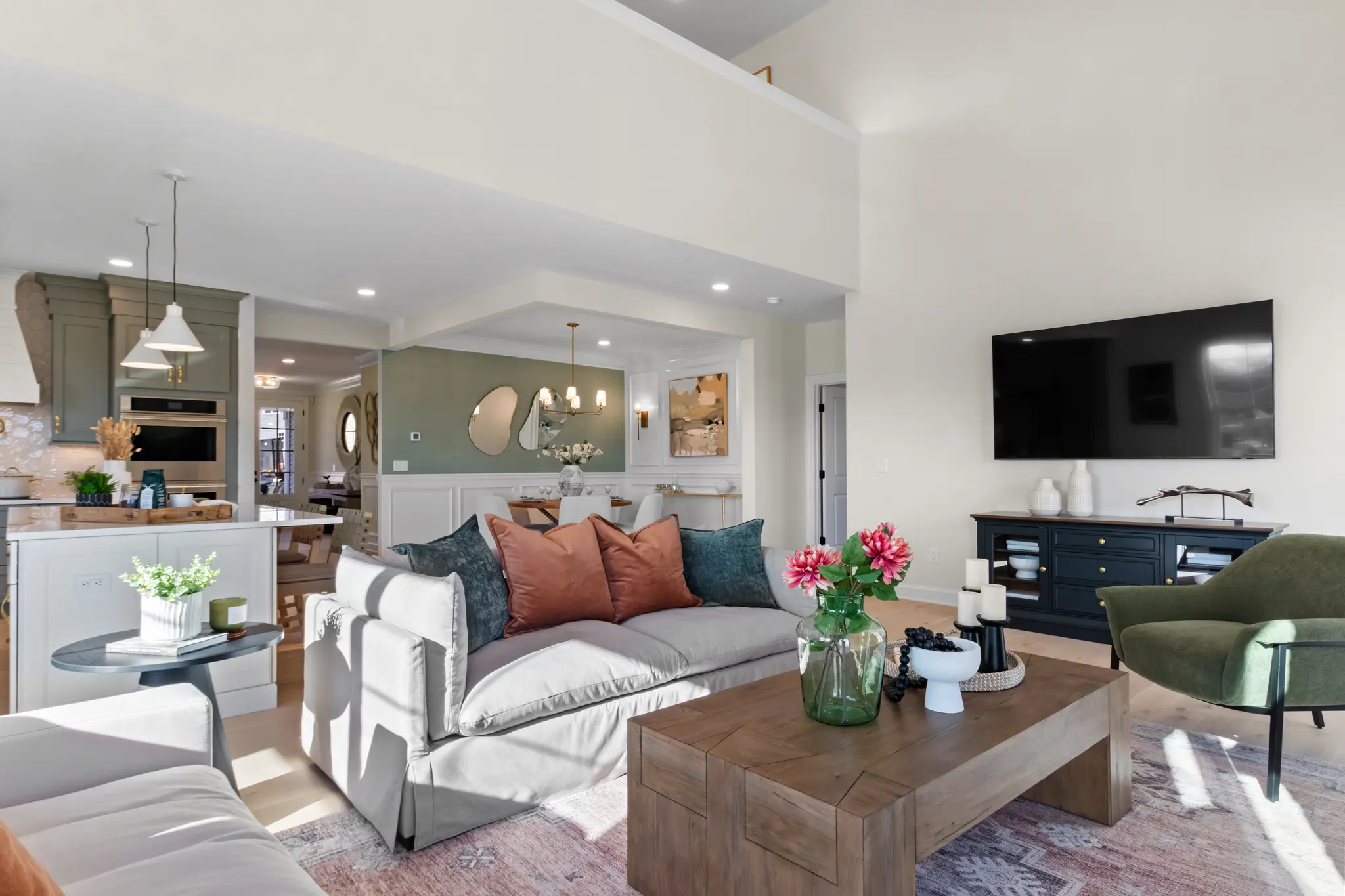 Monroe - Interior Photo 11