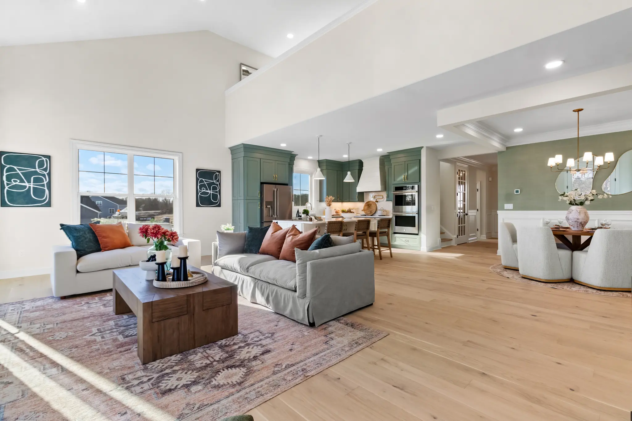 Monroe - Interior Photo 7