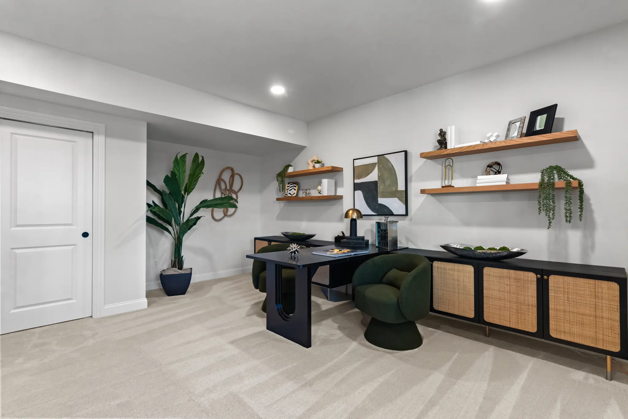 Monroe - Interior Photo 23