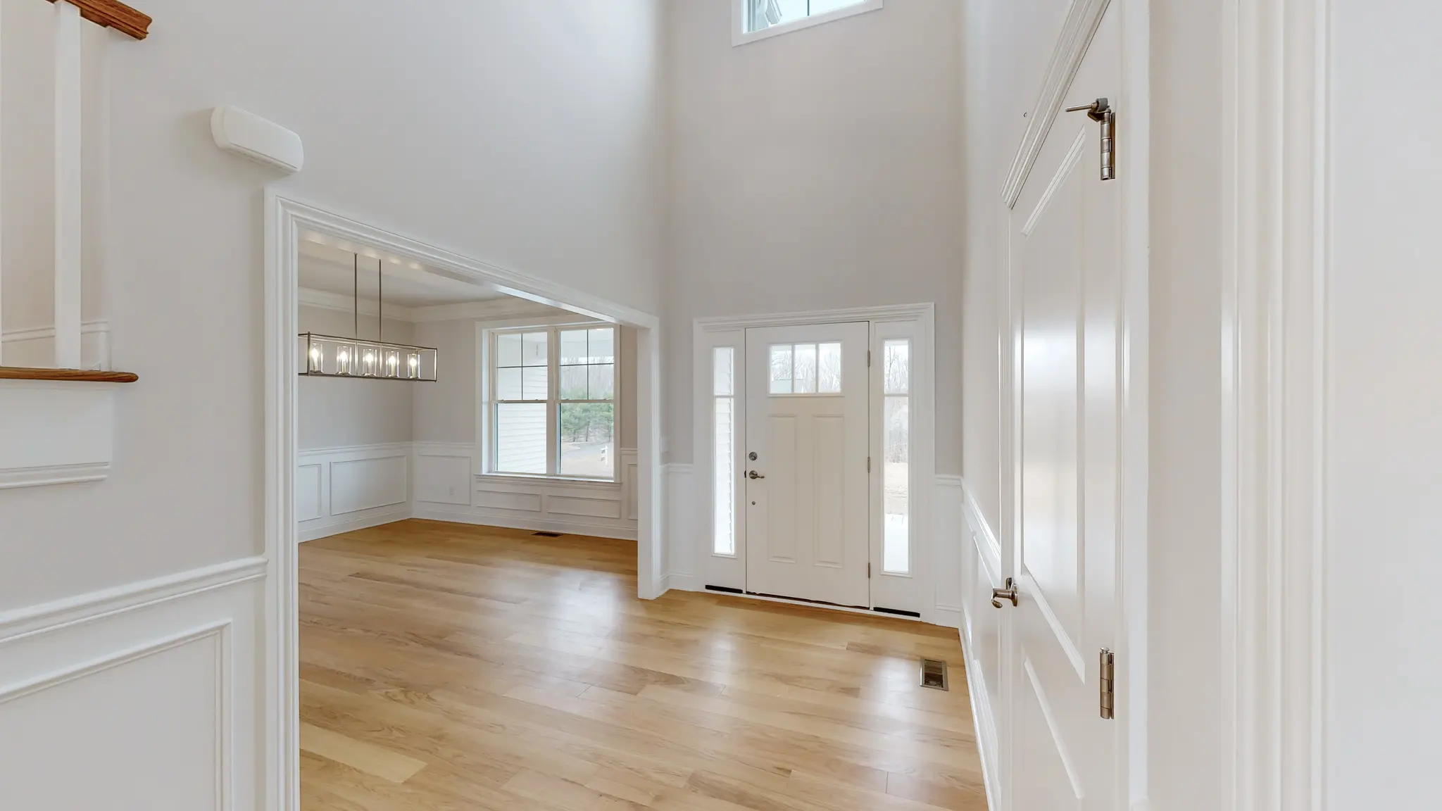 Waramaug - Interior Photo 4