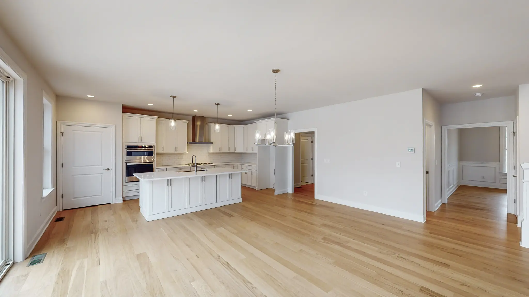 Waramaug - Interior Photo 7