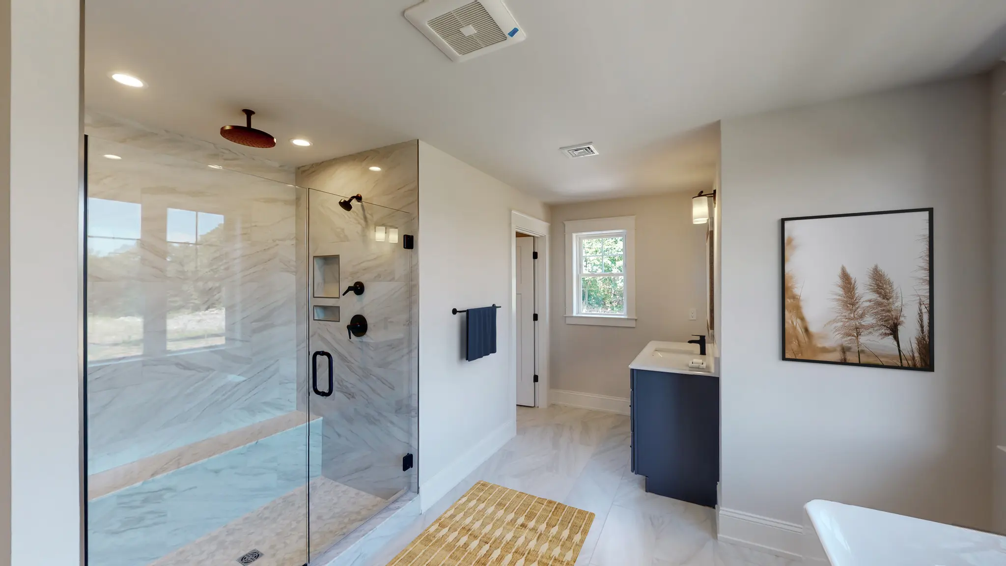 Lillinonah - Interior Photo 11