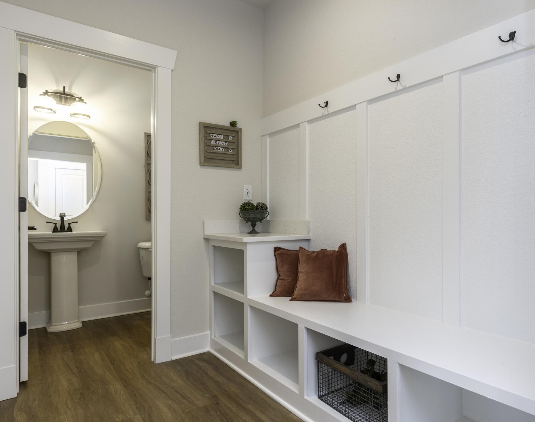 Essex II - Interior Photo 3