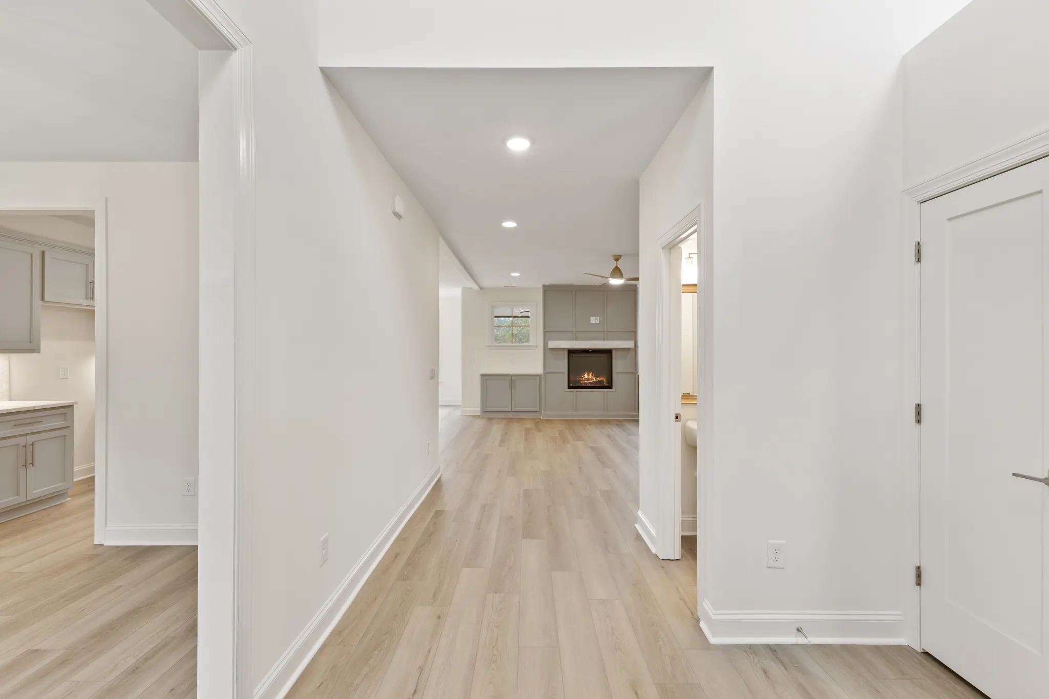 Sullivan - Interior Photo 5