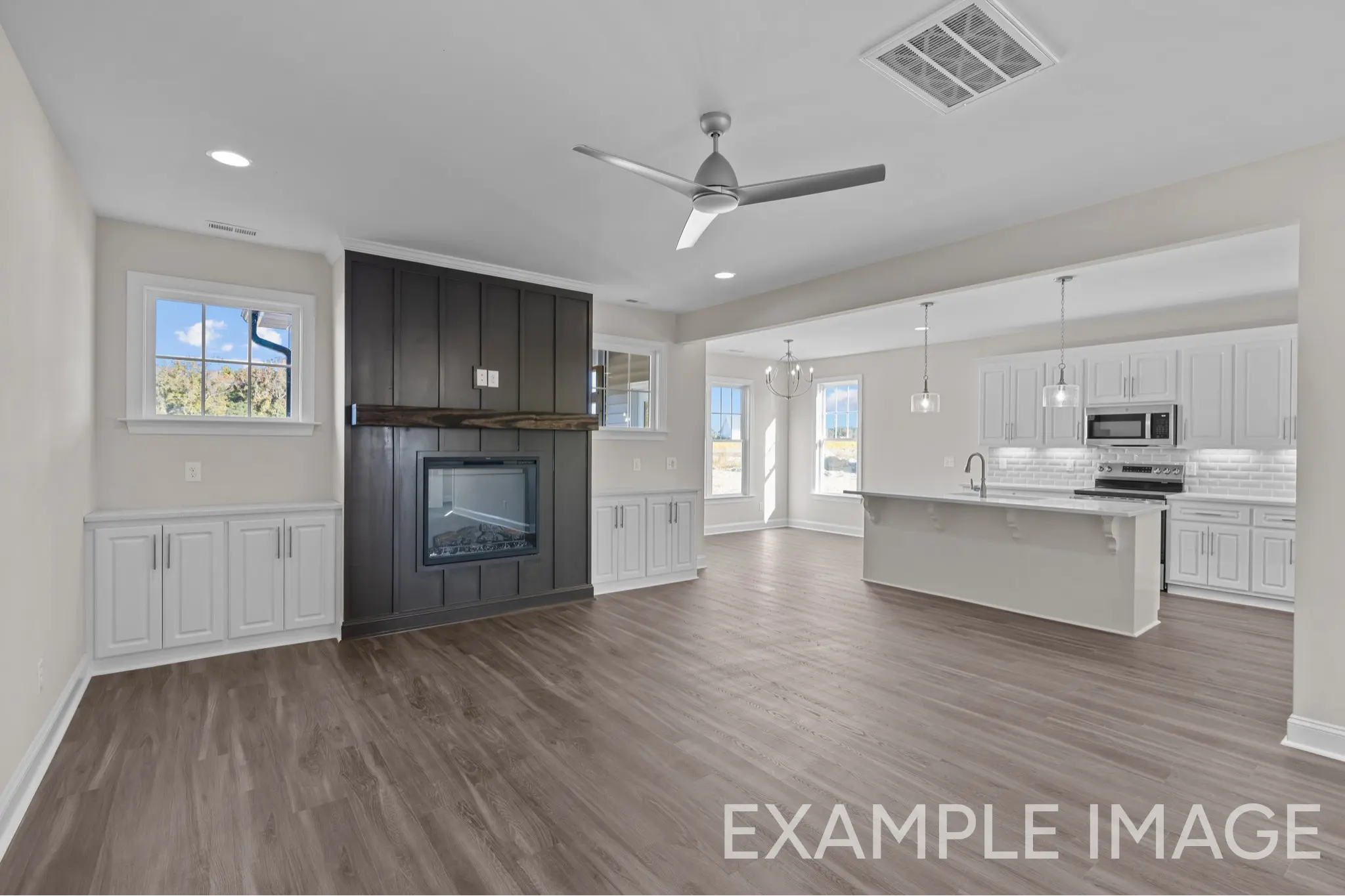 Sullivan - Interior Photo 10