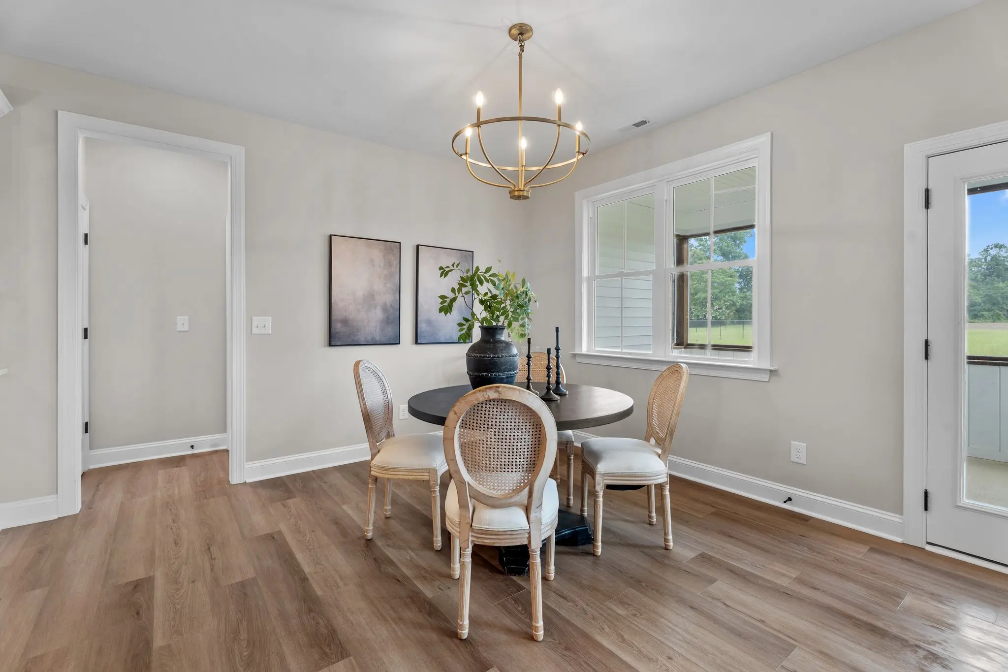 Pierce - Interior Photo 14