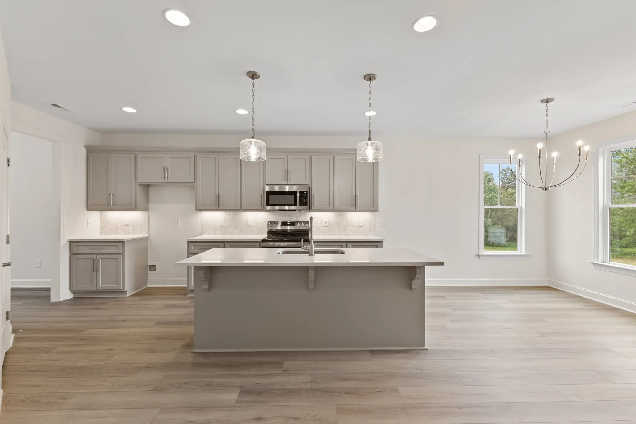 Sullivan - Interior Photo 9