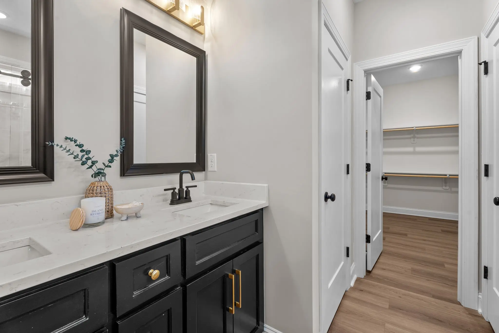 Pierce - Interior Photo 18