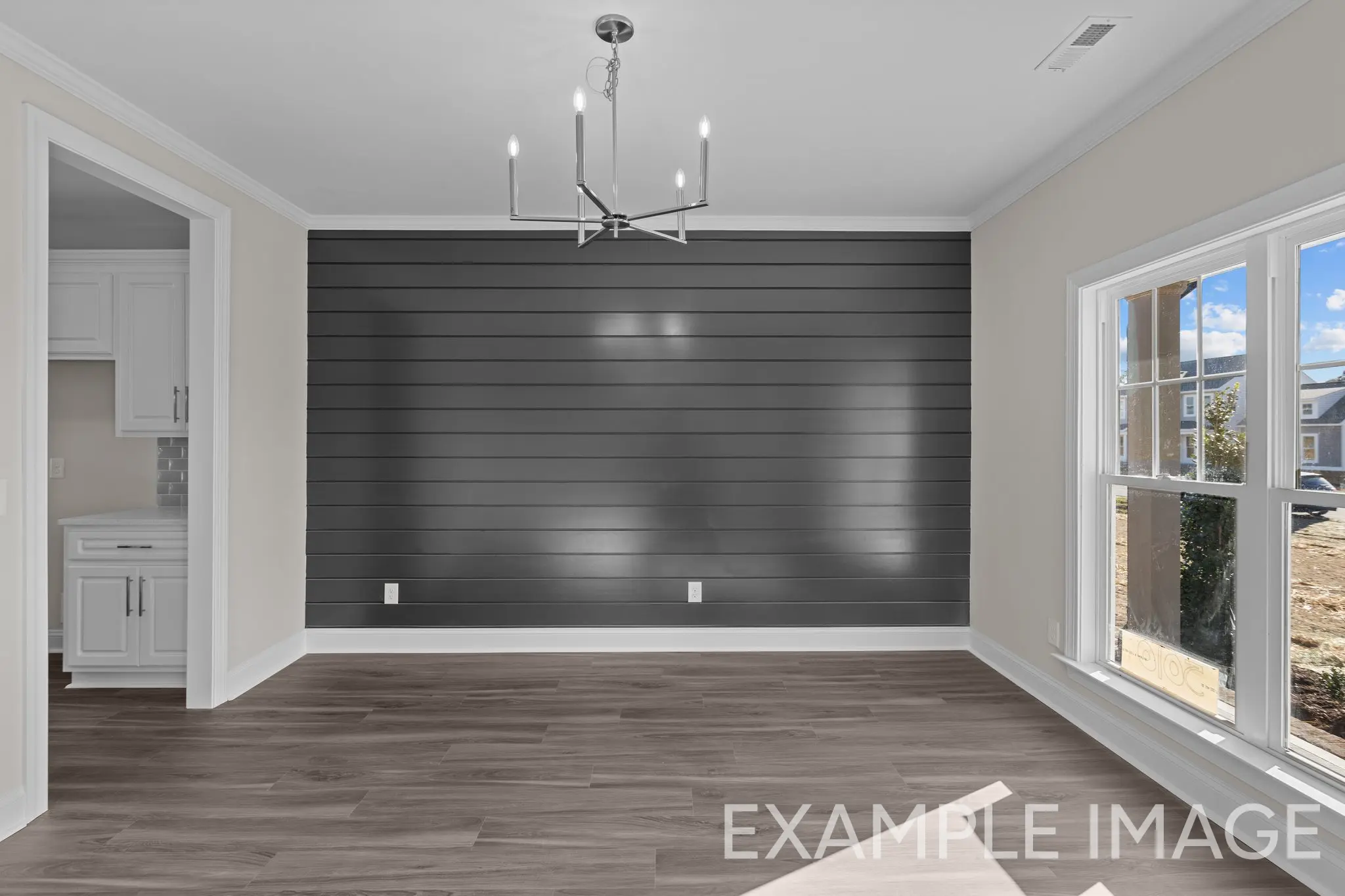 Sullivan - Interior Photo 7