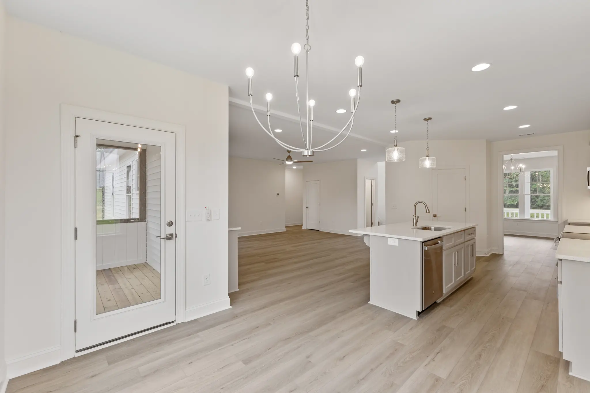 Sullivan - Interior Photo 12