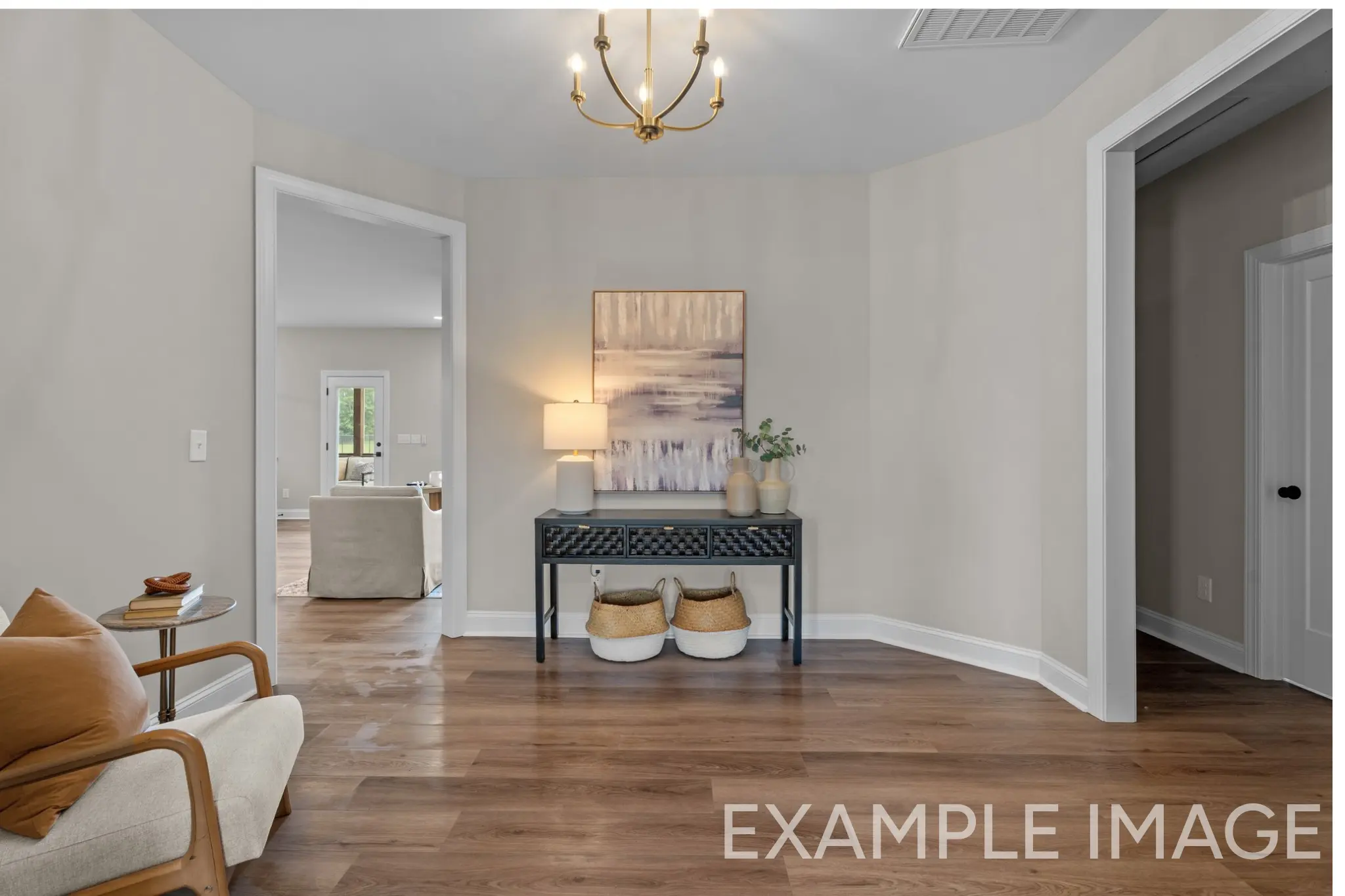 Pierce - Interior Photo 8