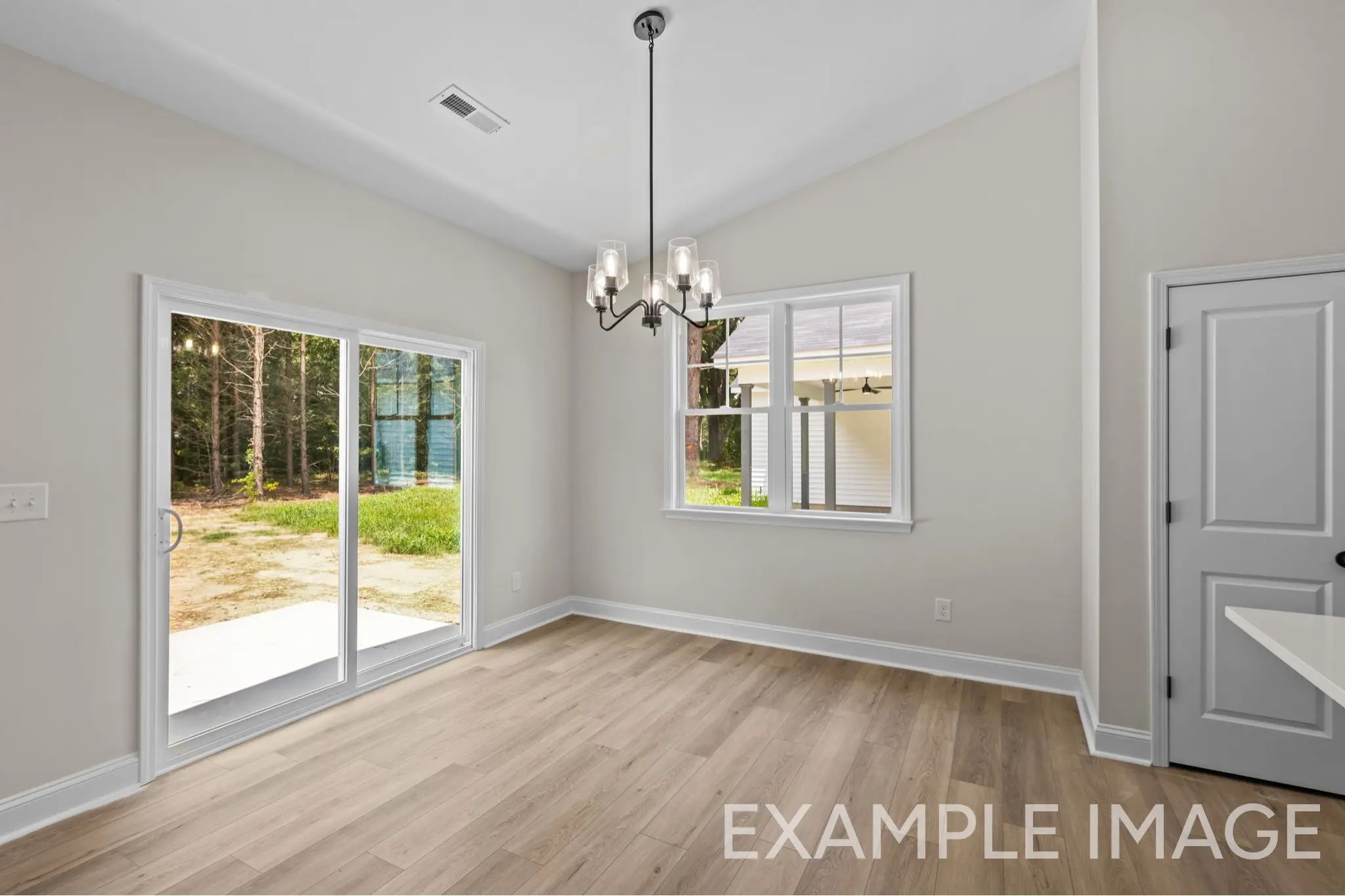 Clarkson - Interior Photo 8