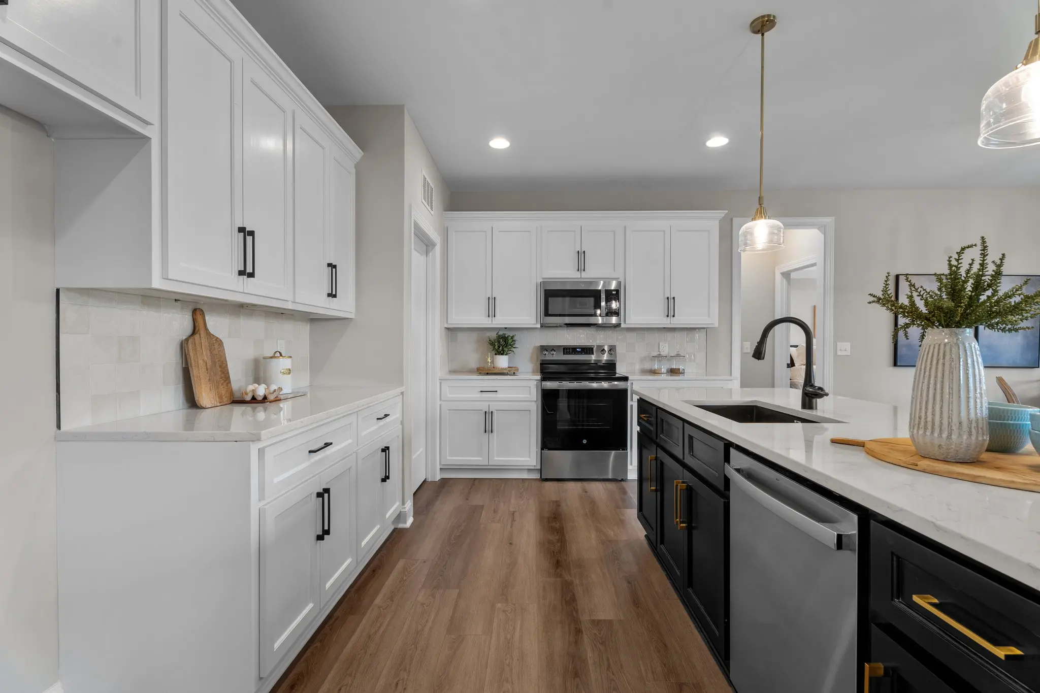 Pierce - Interior Photo 11