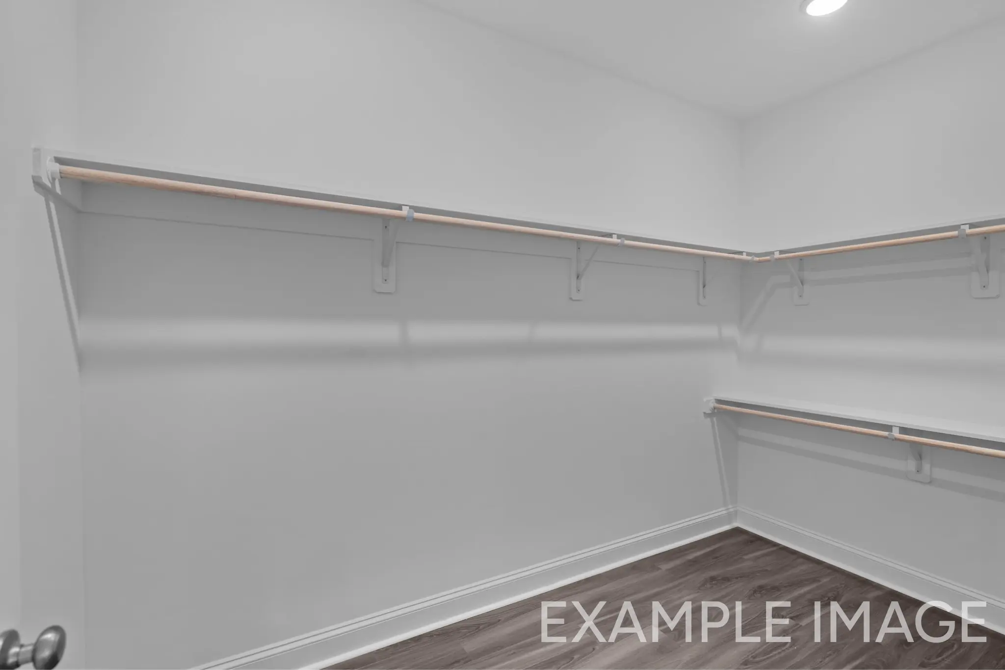 Sullivan - Interior Photo 16