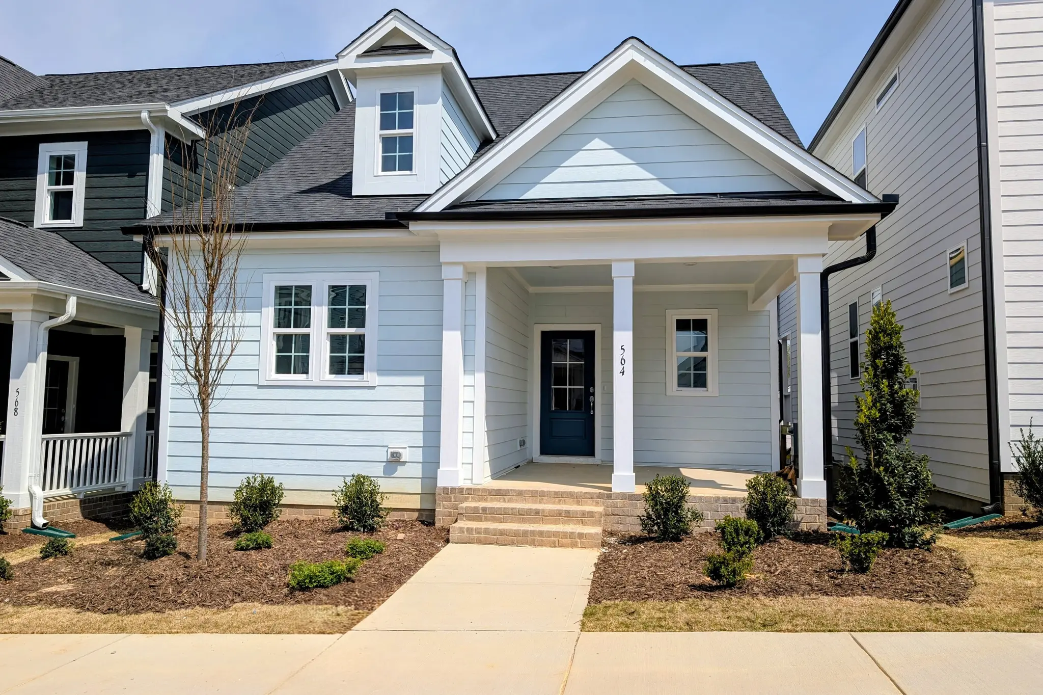 Thumbnail - 564 Folk Song Way