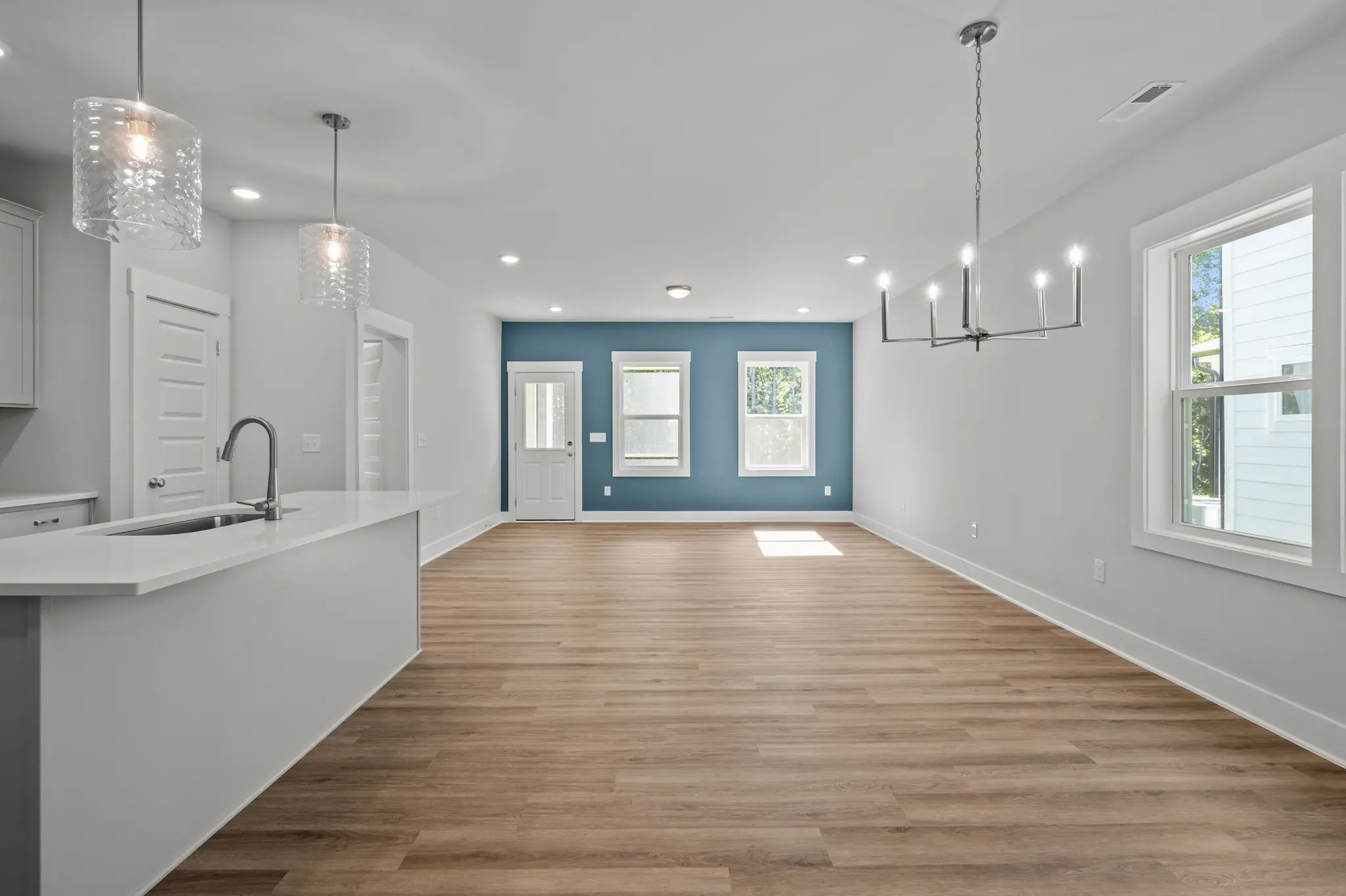 Bliss - Interior Photo 8