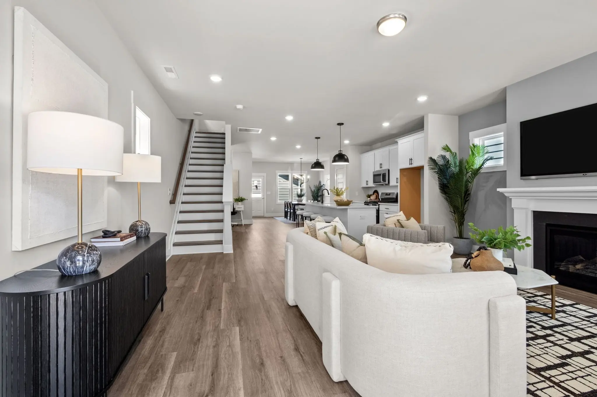 Scissors - Interior Photo 5