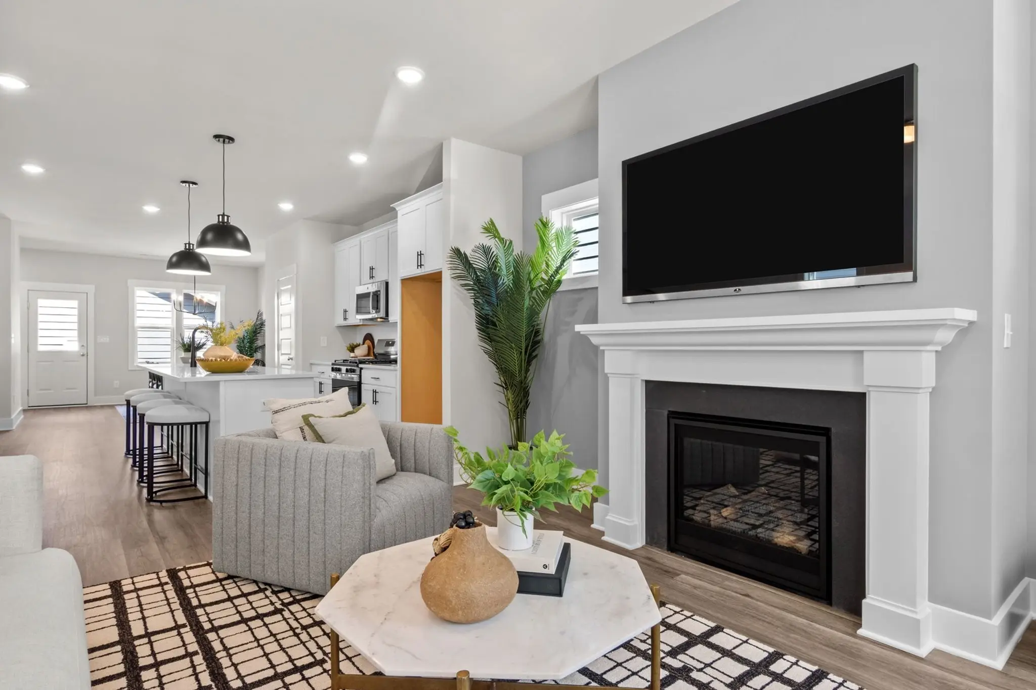 Scissors - Interior Photo 14