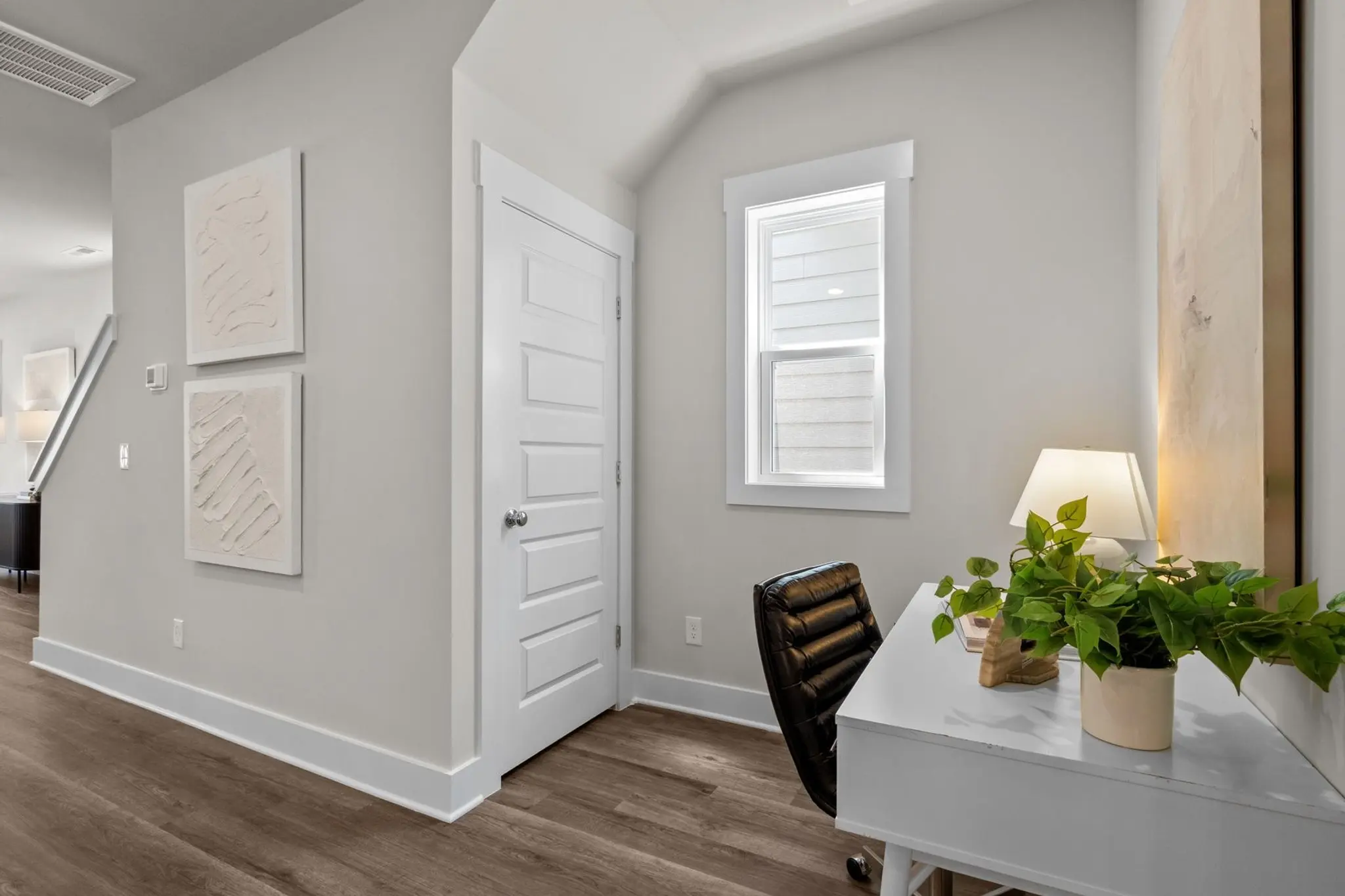 Scissors - Interior Photo 18