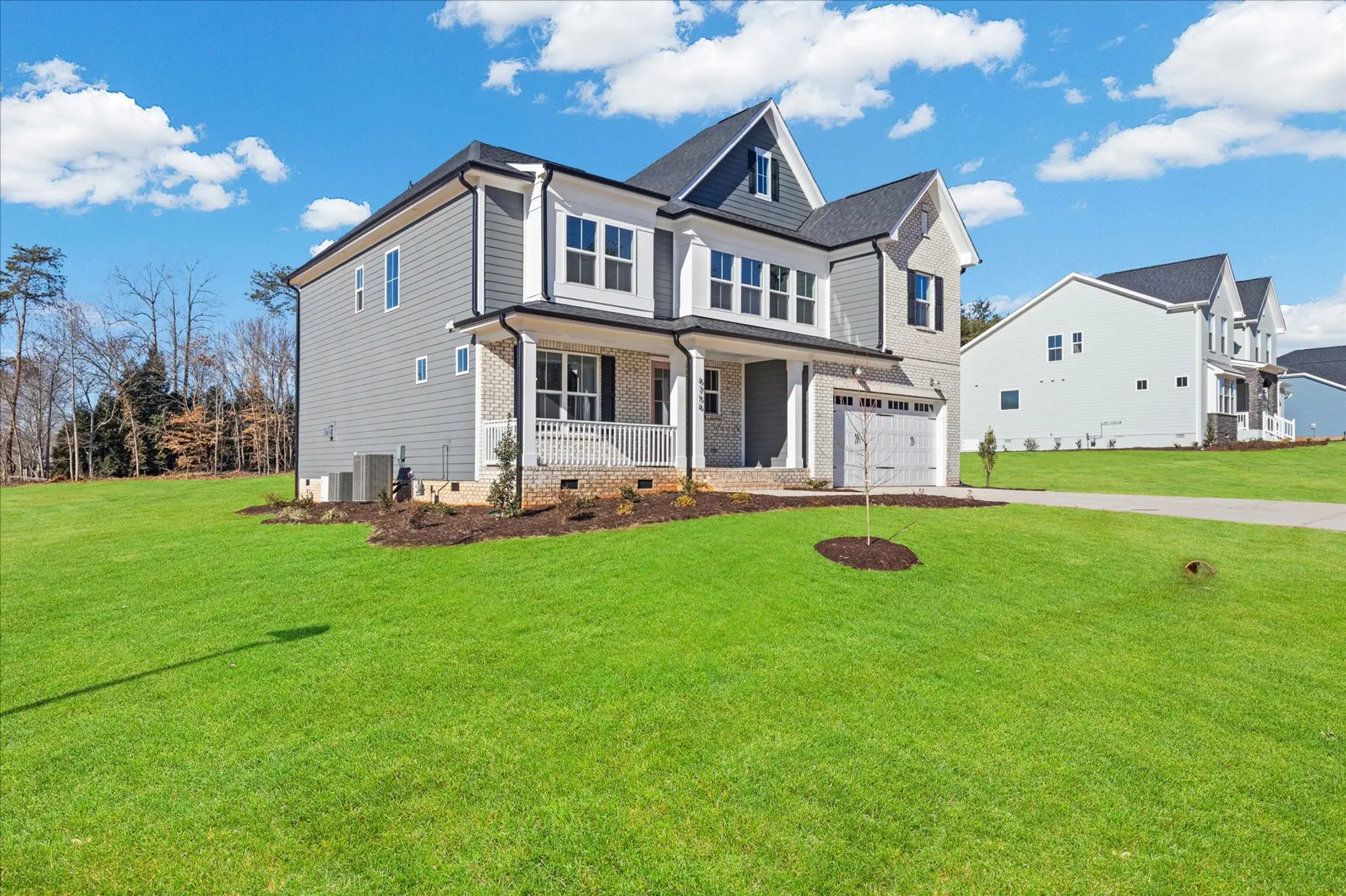 Logical and Linear - Interior Photo 46