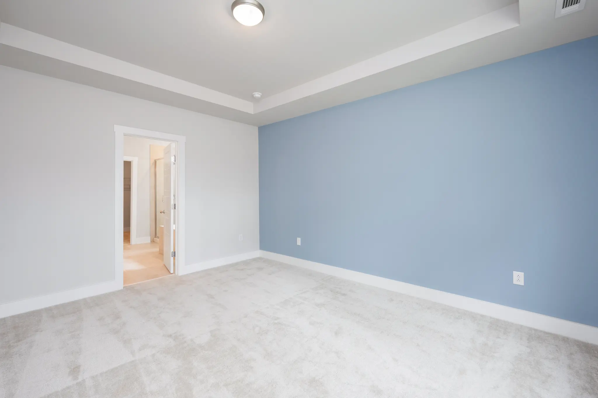 Bright Copper Kettles - Interior Photo 8