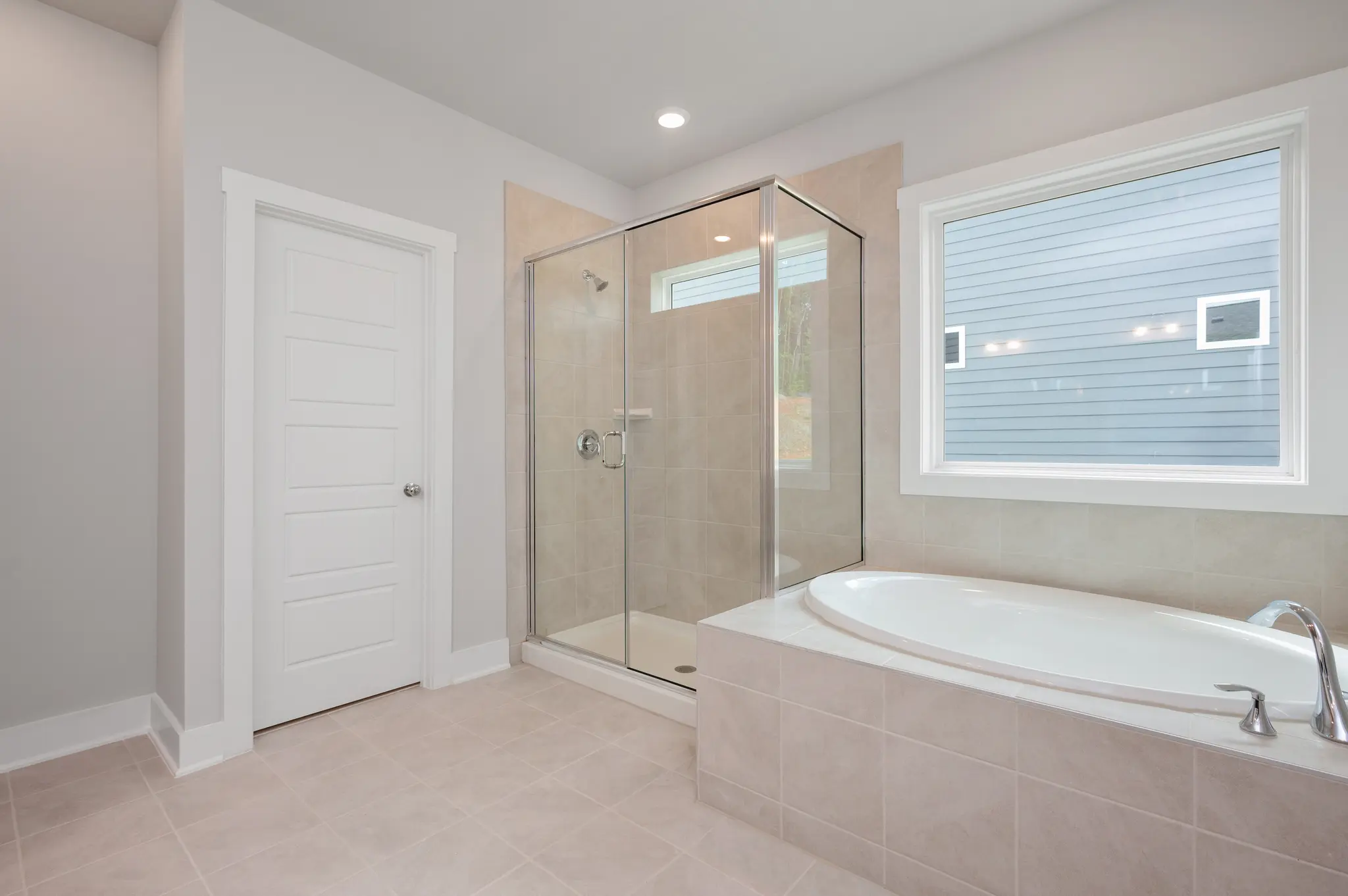 Bright Copper Kettles - Interior Photo 7