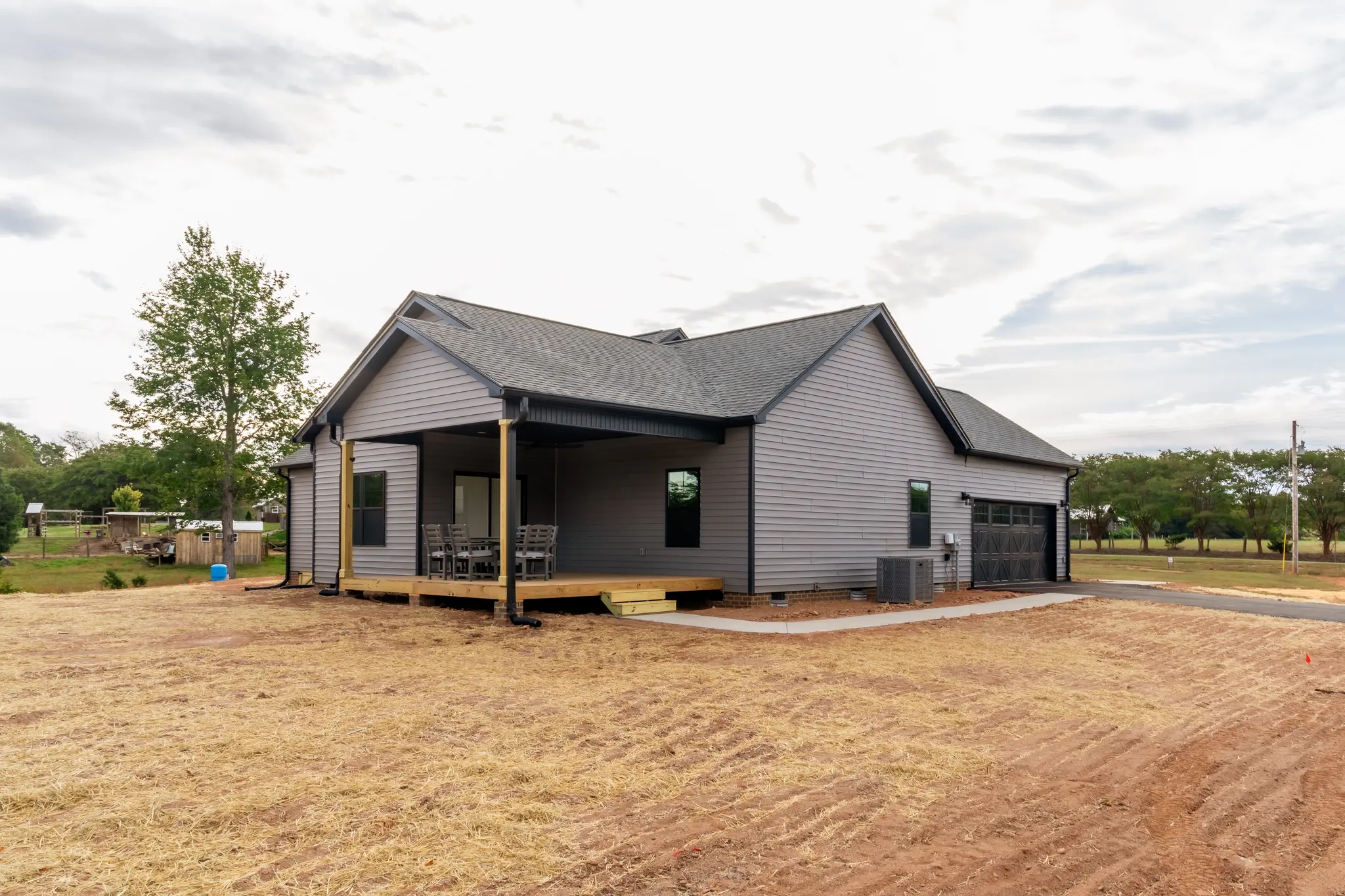 Cary - Exterior Photo 8