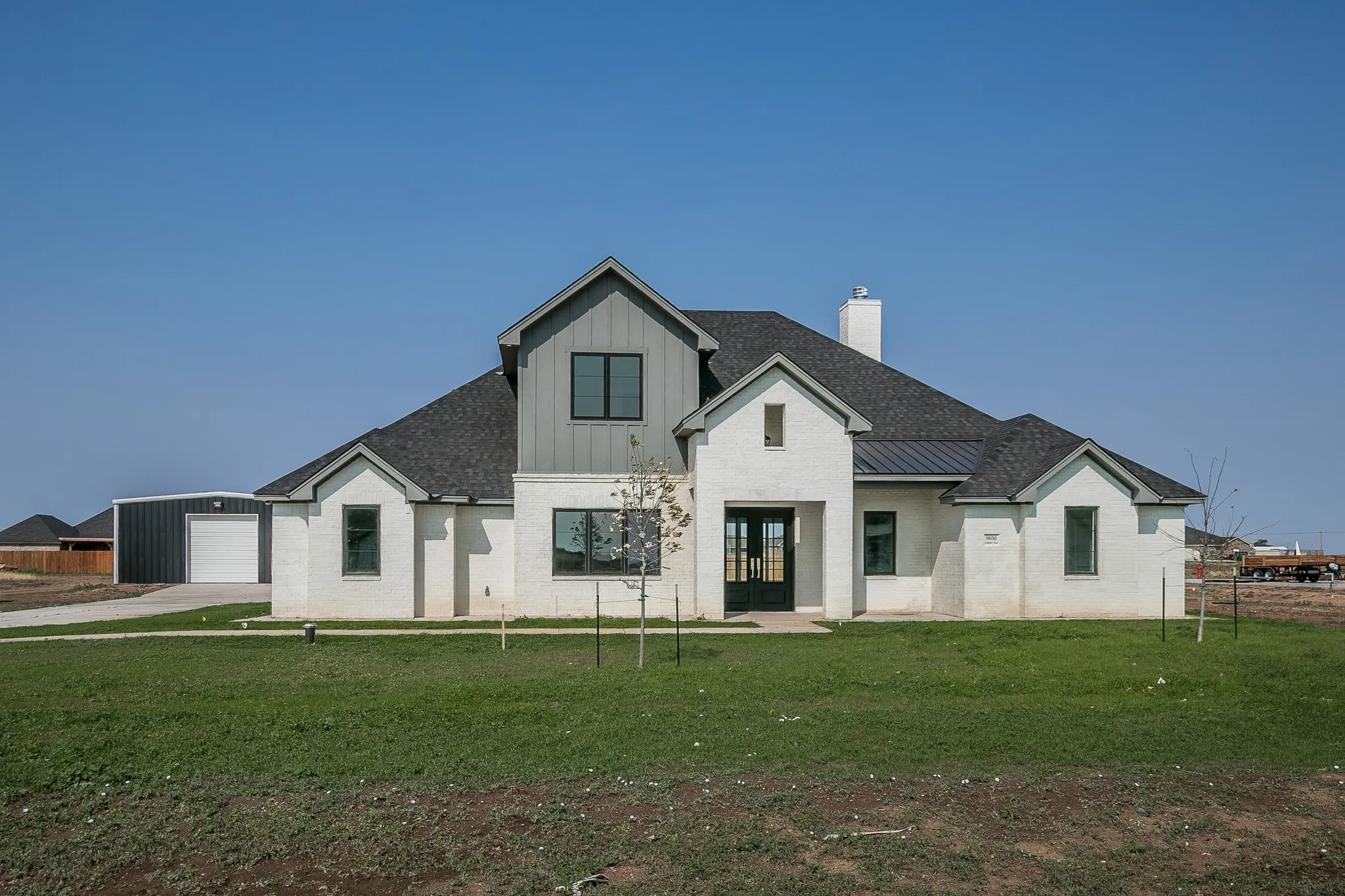 1735-5 - Exterior Photo 3