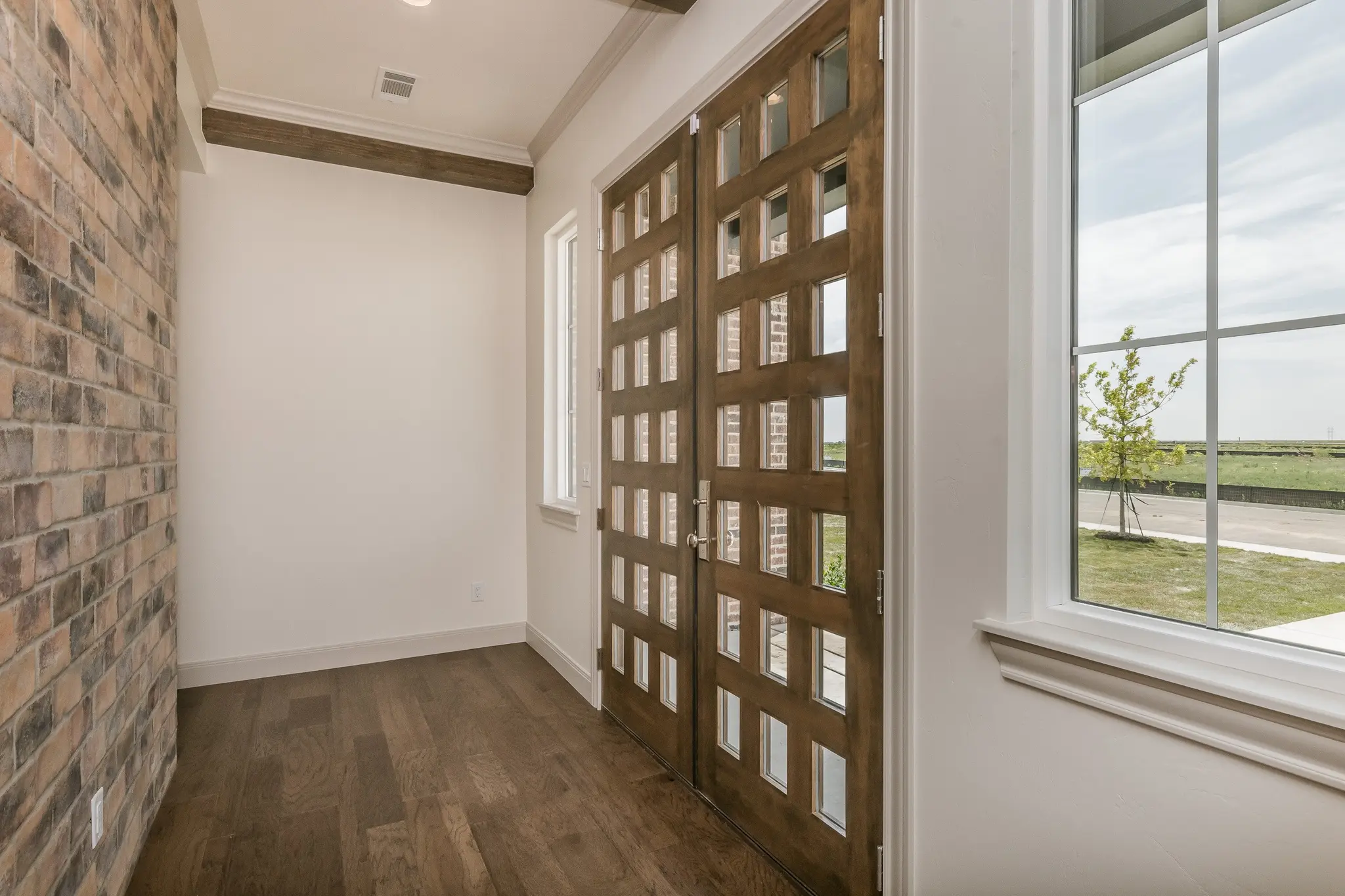 1911 - Interior Photo 7