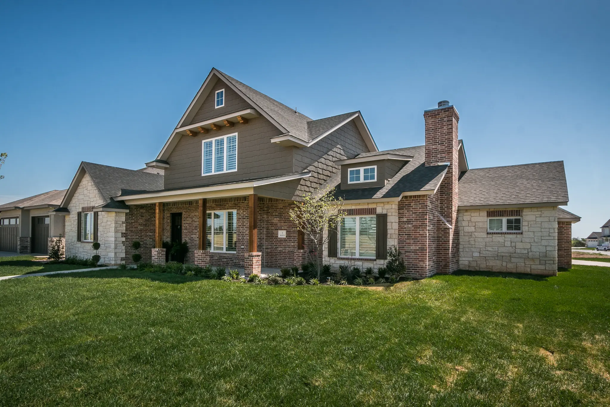 1690-2 - Exterior Photo 3