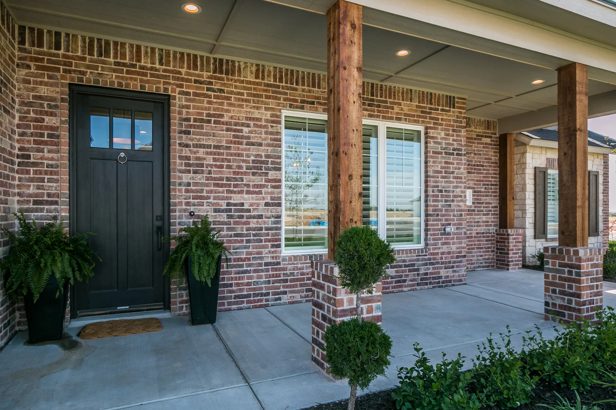 1690-2 - Exterior Photo 4