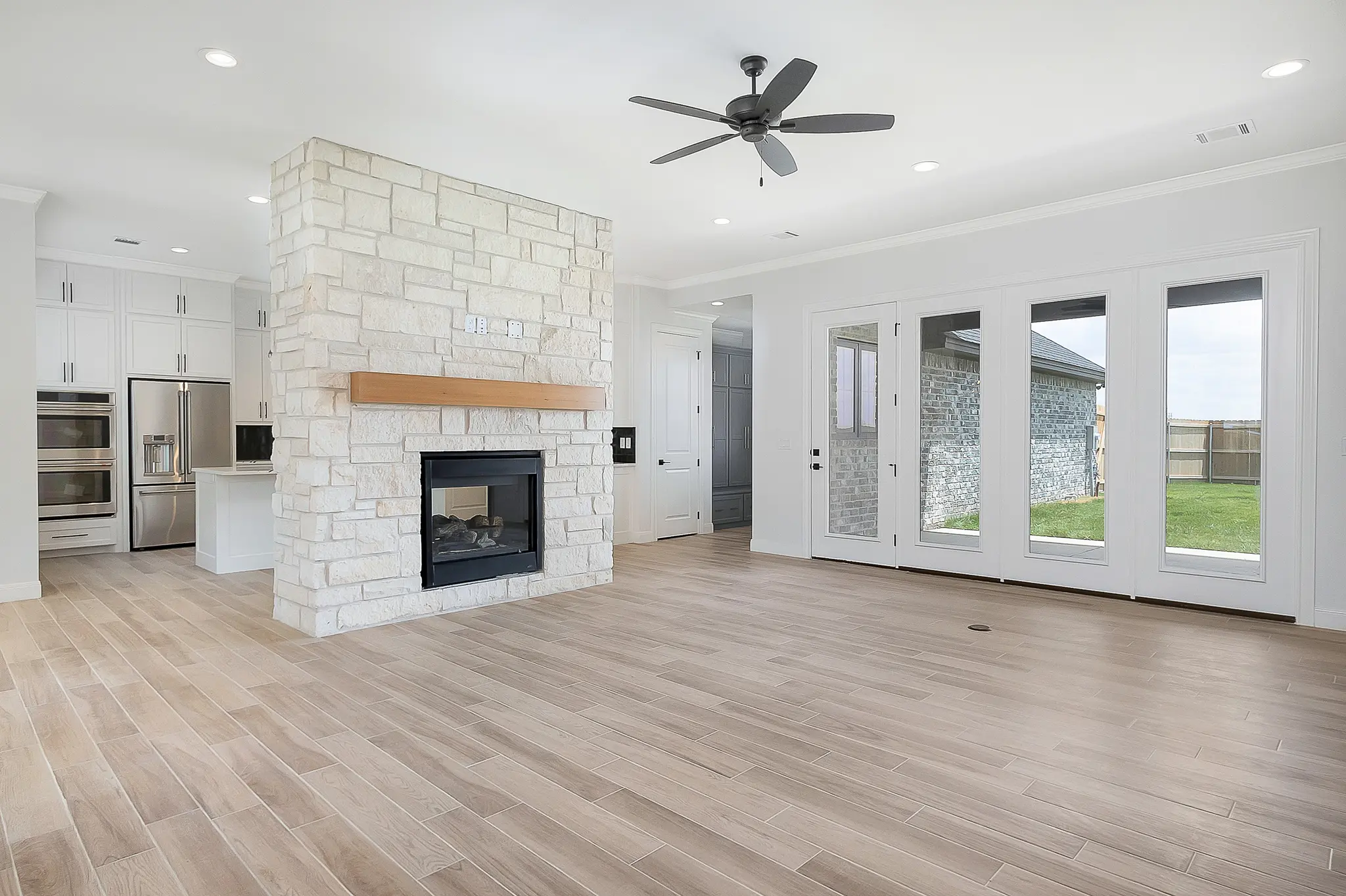 2111 - Interior Photo 9