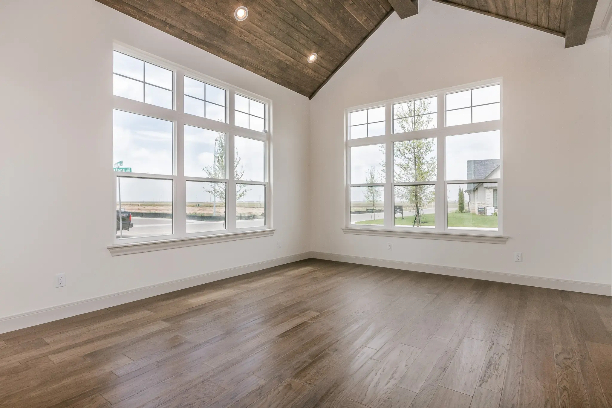 1911 - Interior Photo 12