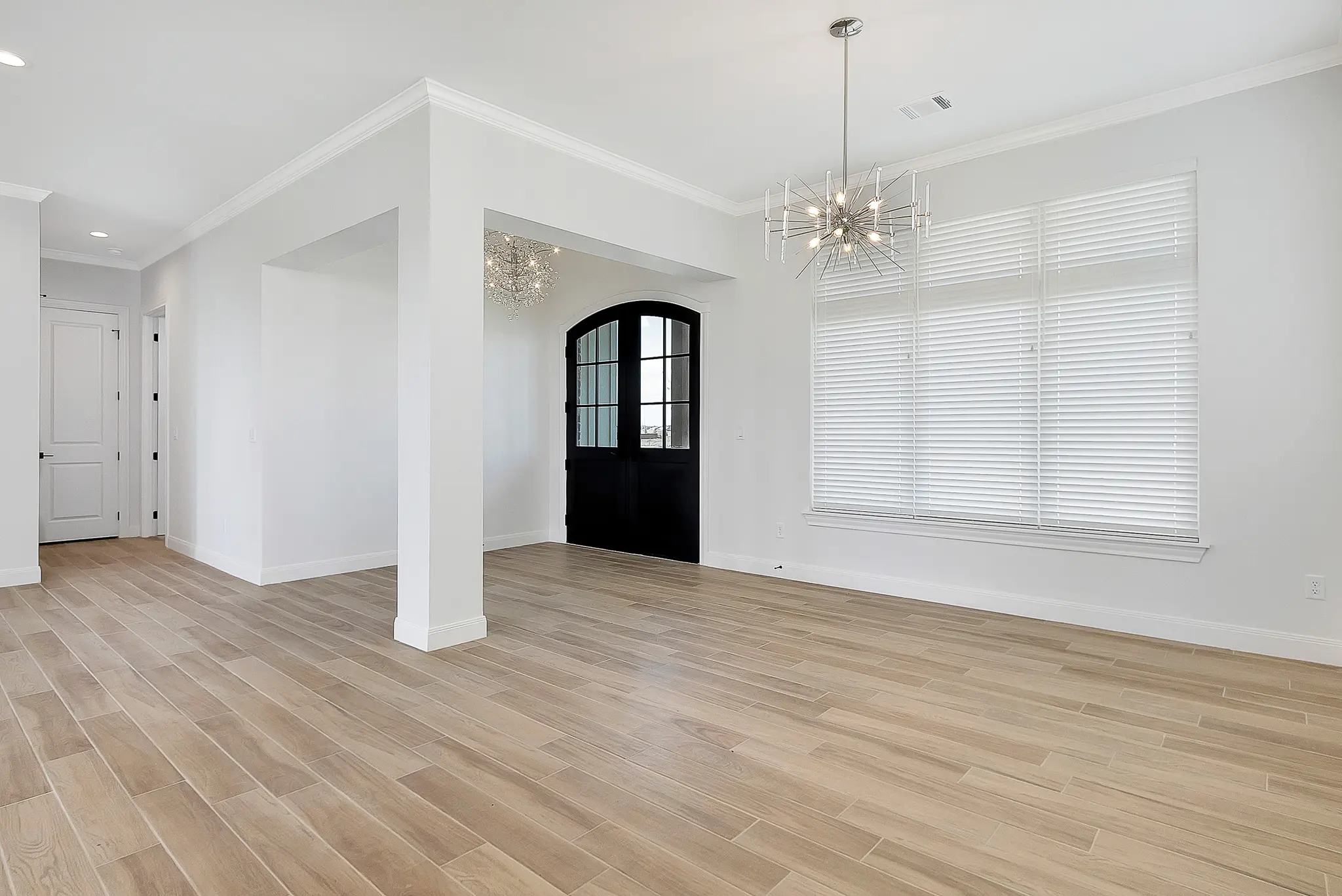 2111 - Interior Photo 12