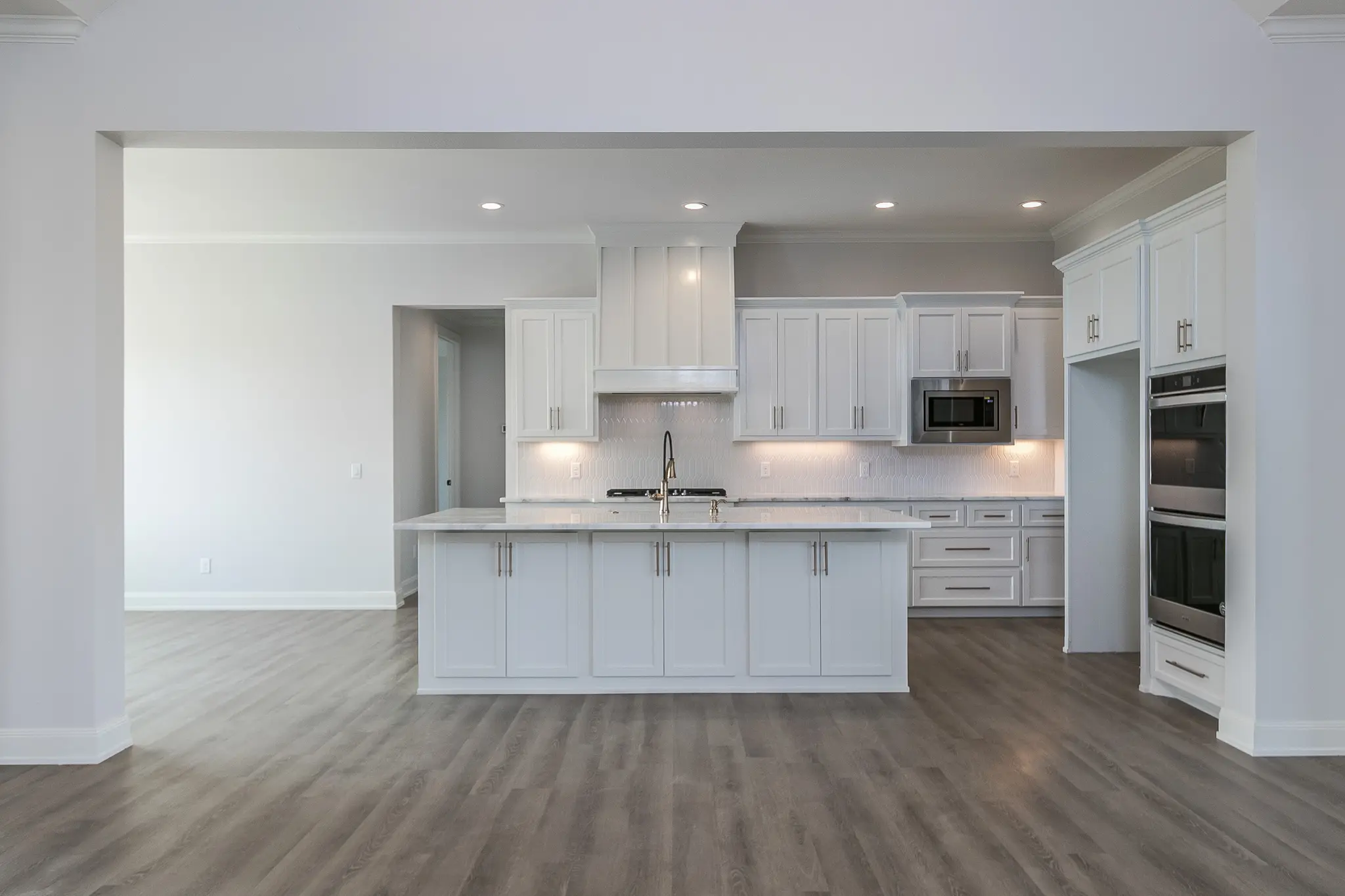 1735-5 - Interior Photo 9