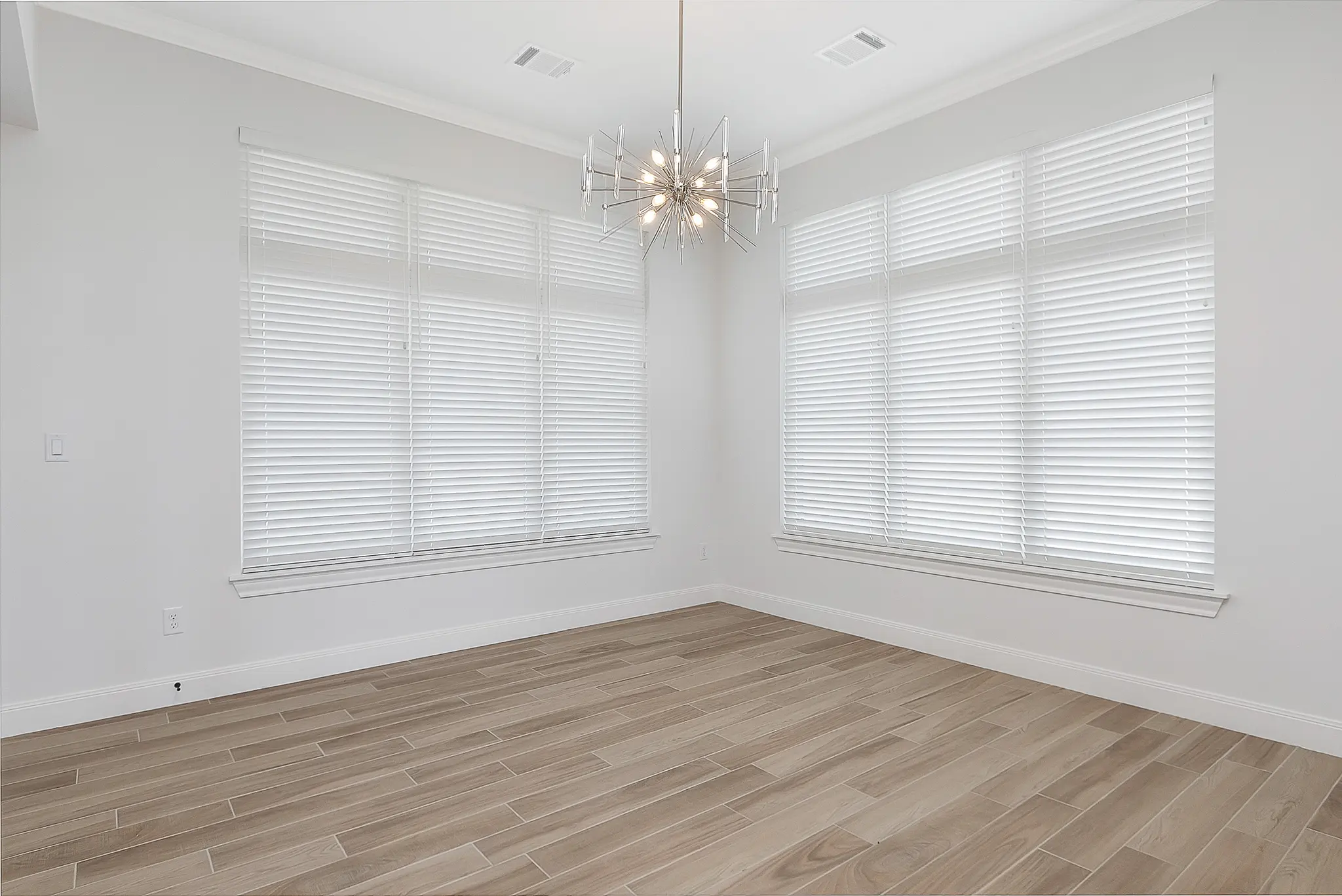 2111 - Interior Photo 13