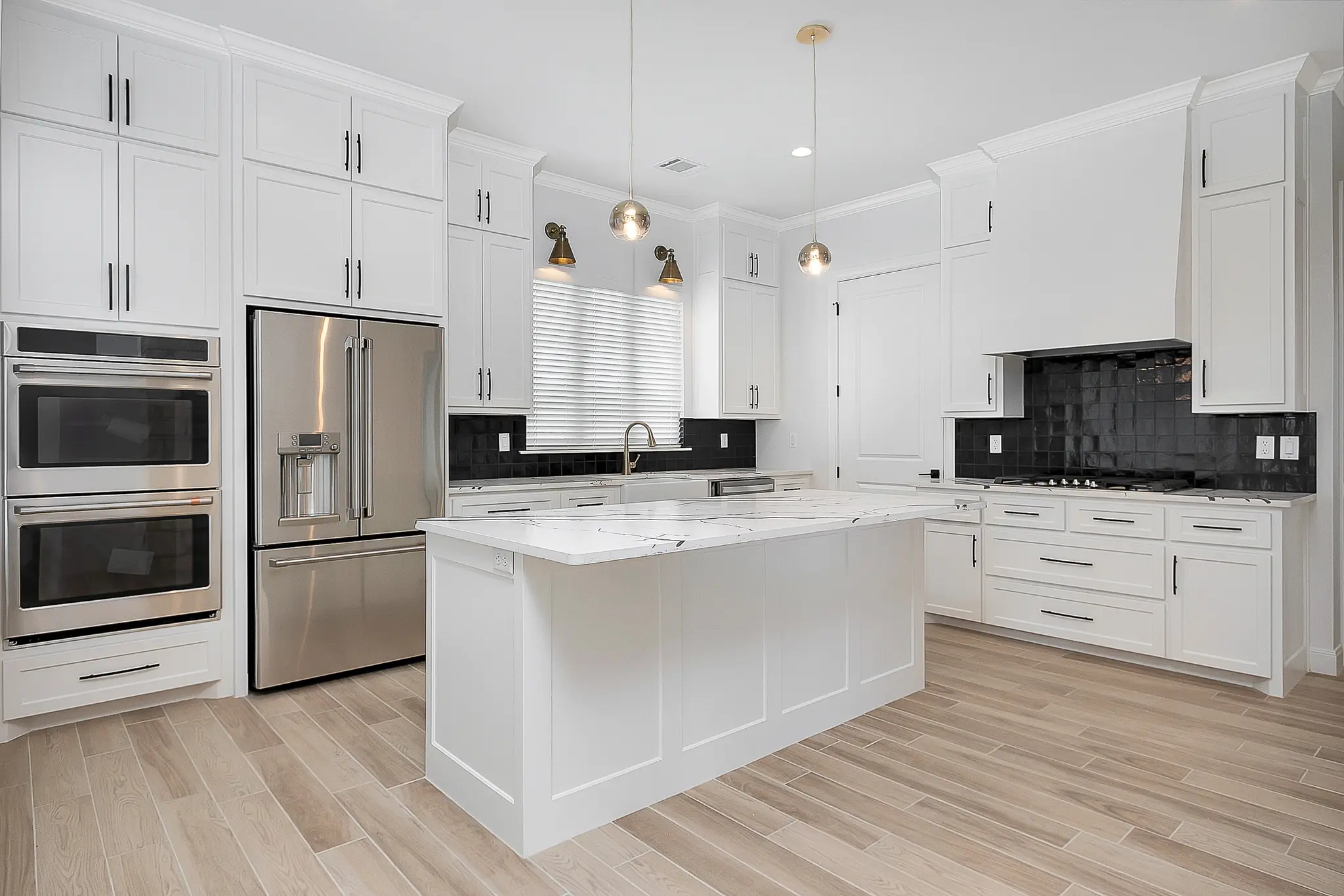 2111 - Interior Photo 14