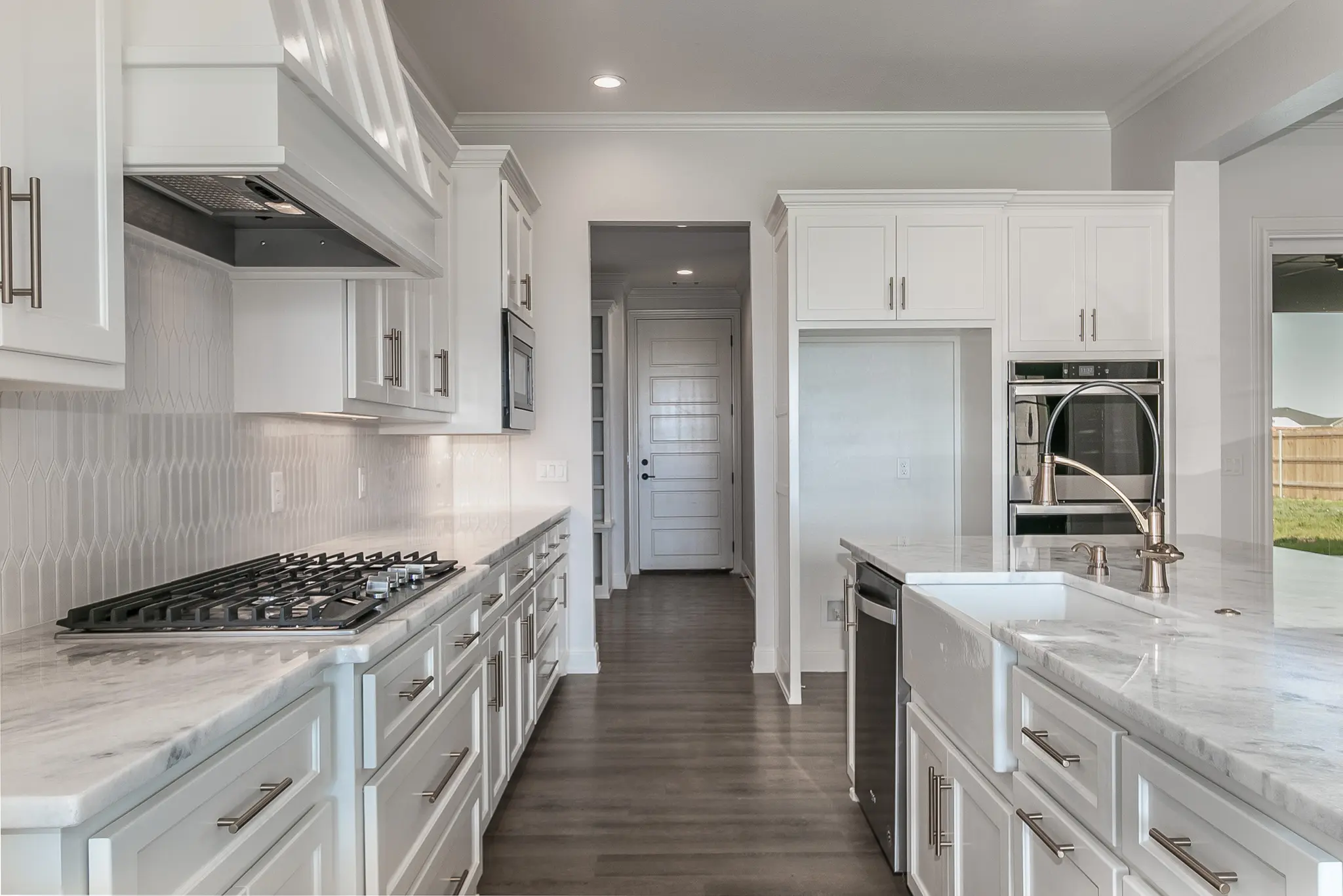 1735-5 - Interior Photo 11