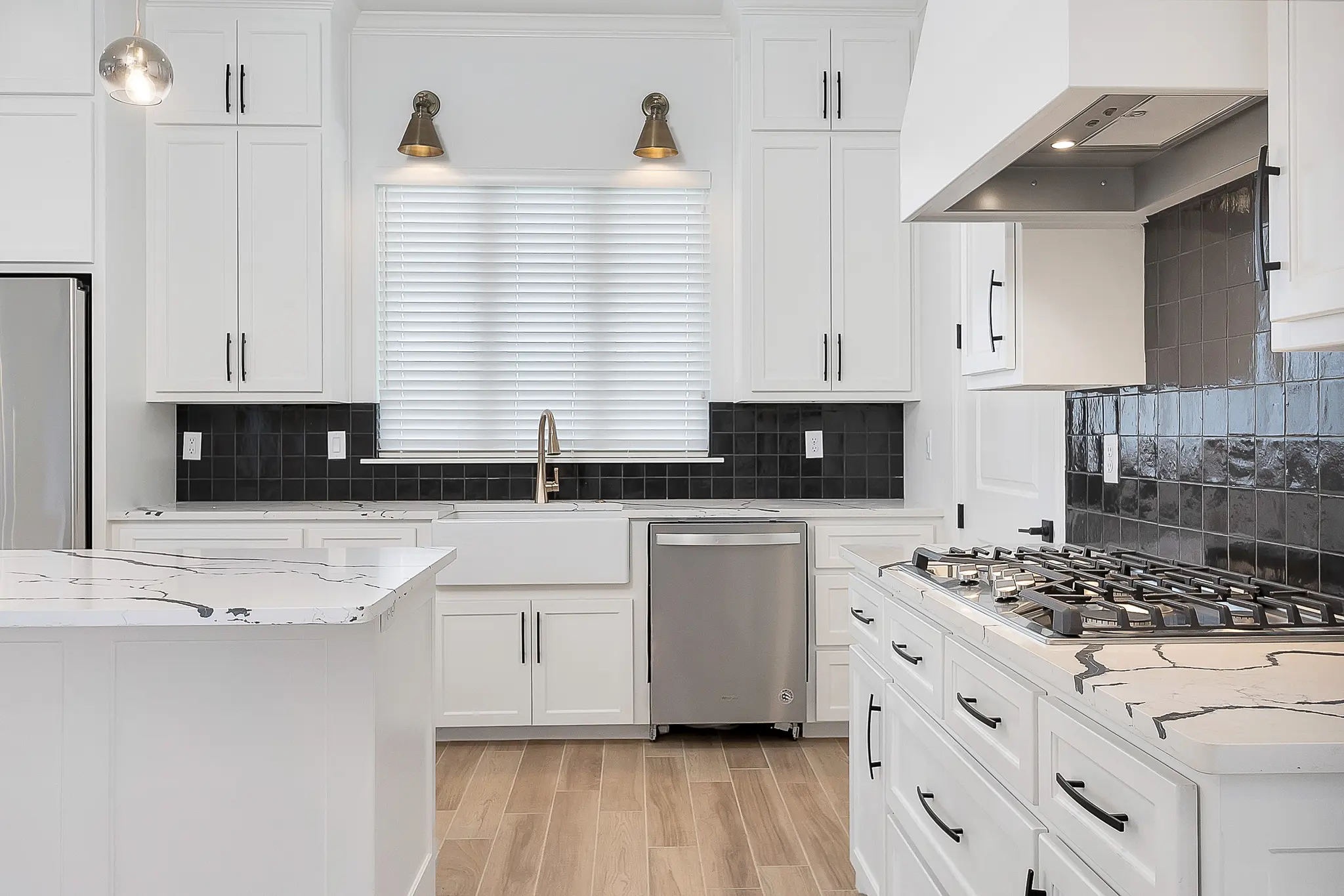 2111 - Interior Photo 15