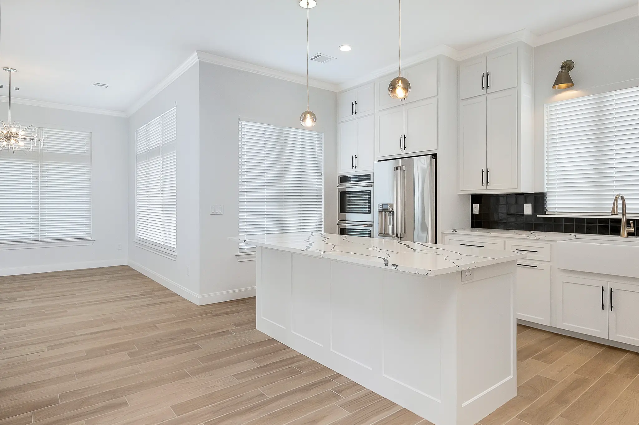 2111 - Interior Photo 17