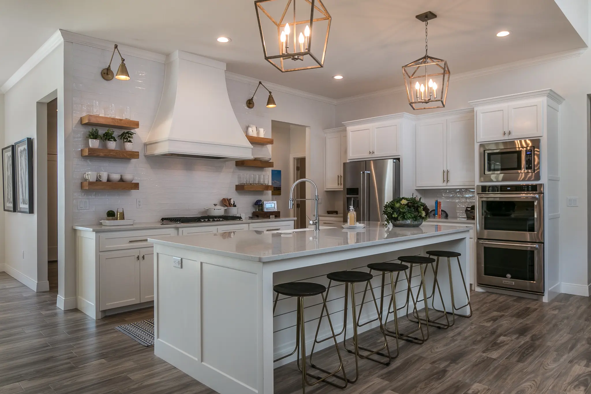 1690-2 - Interior Photo 16