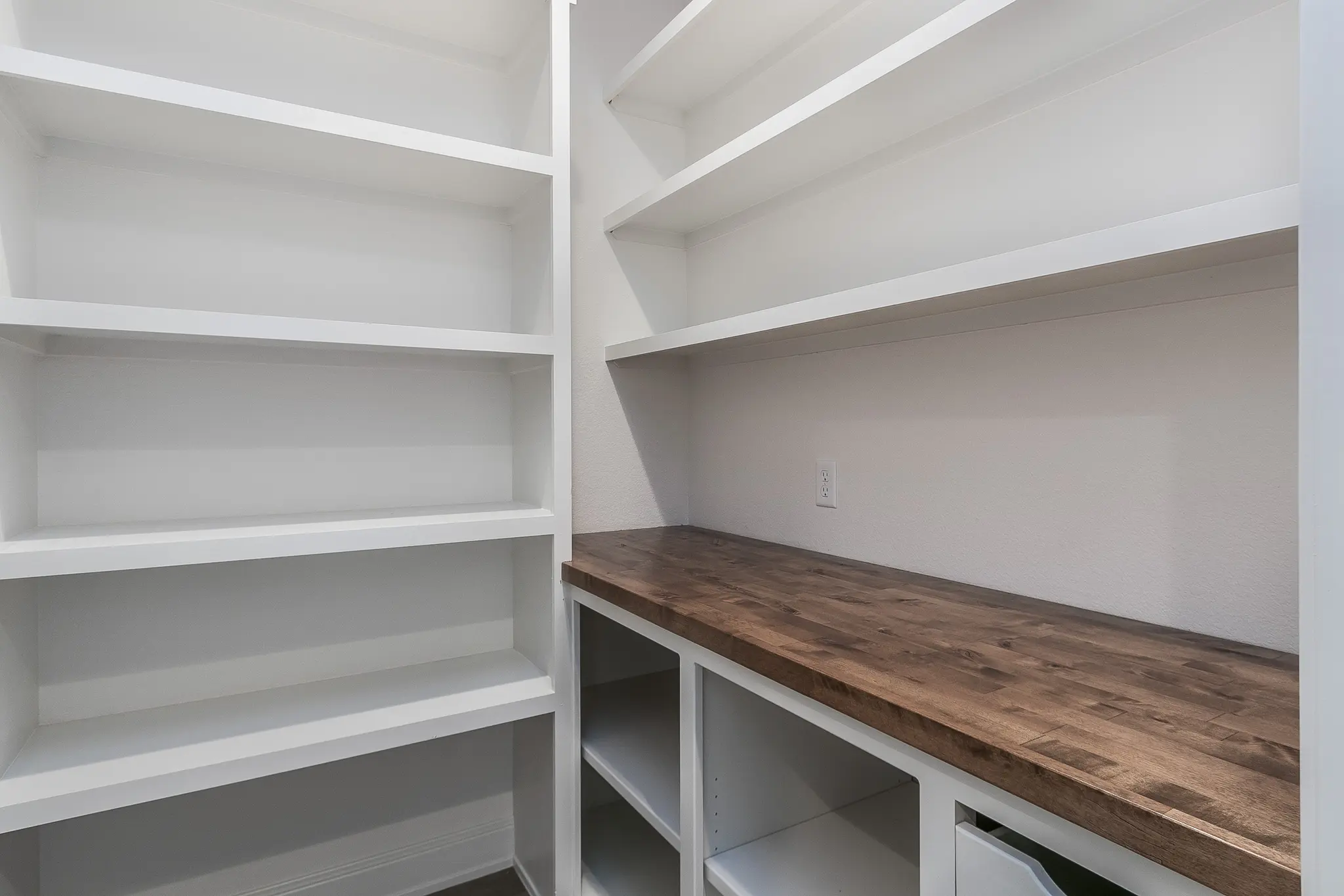 1735-5 - Interior Photo 15