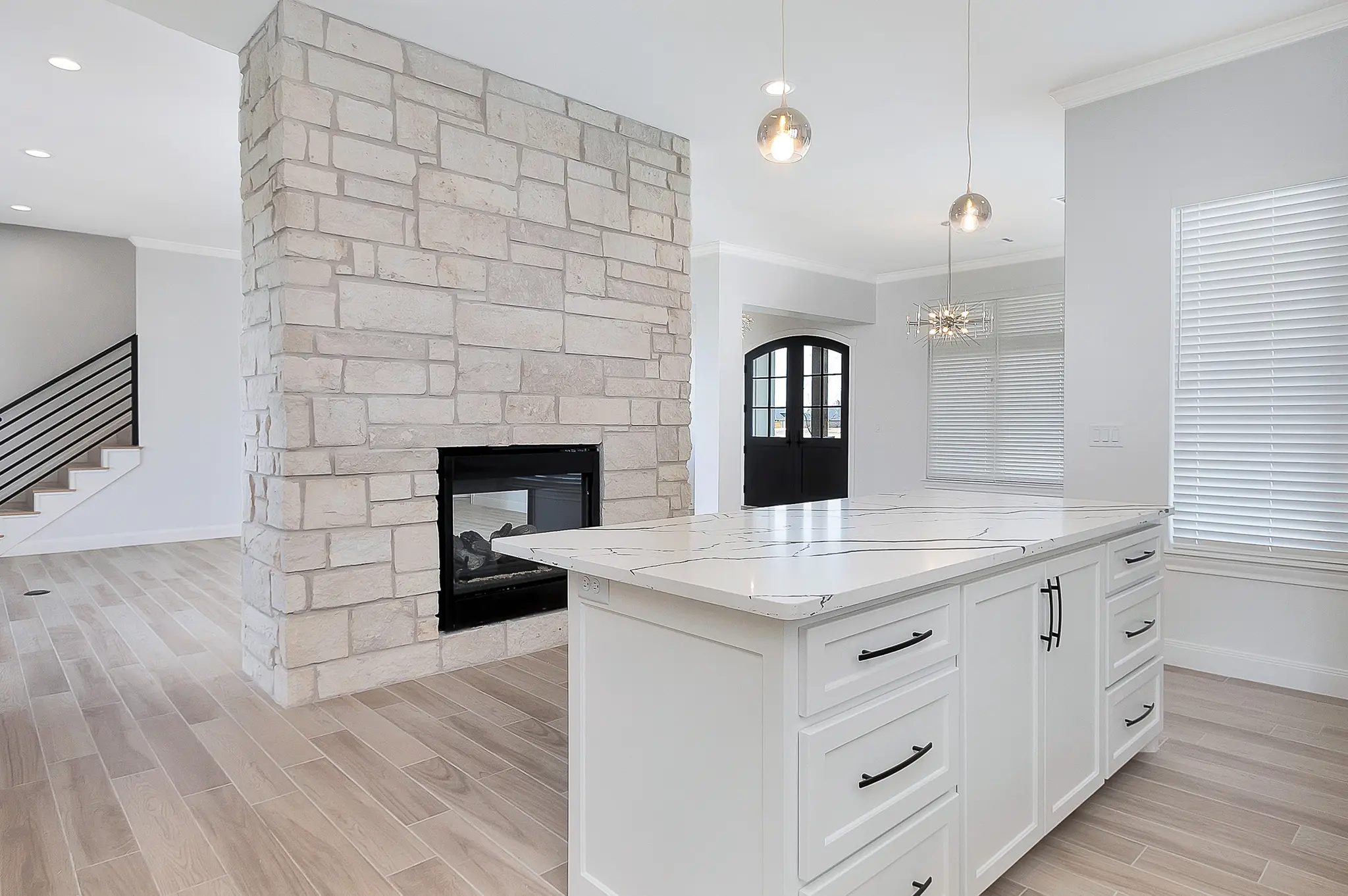 2111 - Interior Photo 19