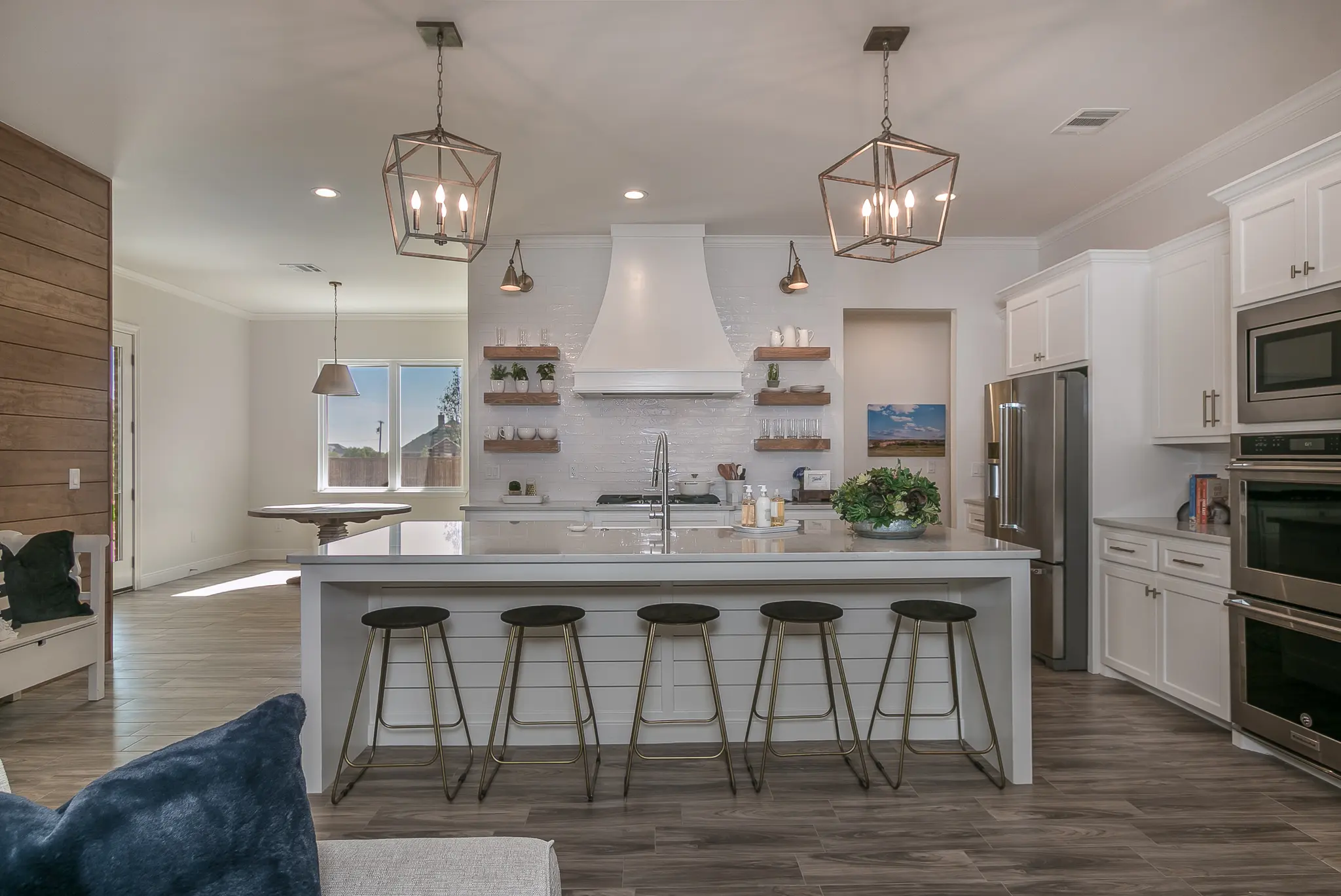 1690-2 - Interior Photo 18